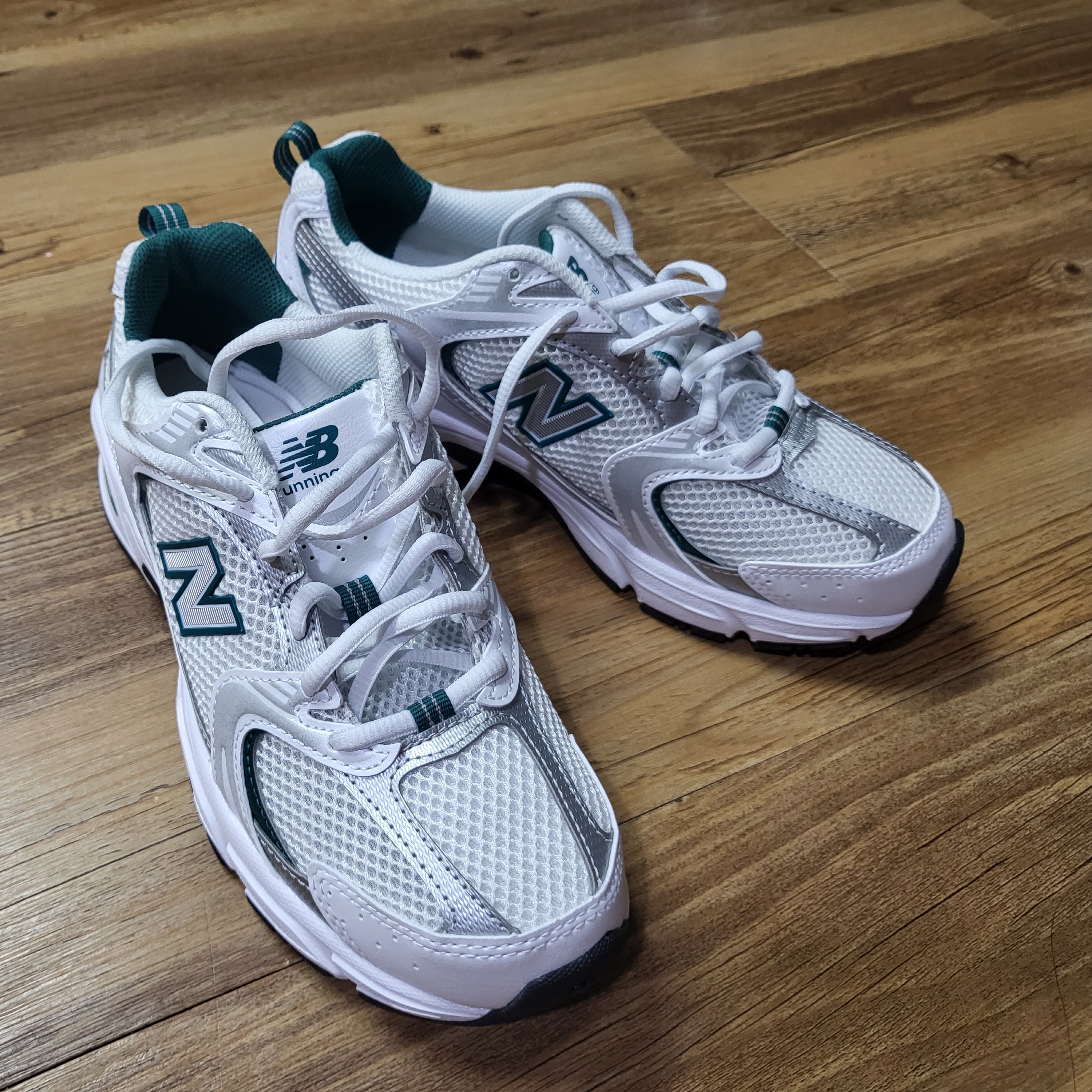 New Balance 530 White Mint 착용 스타일 - 2