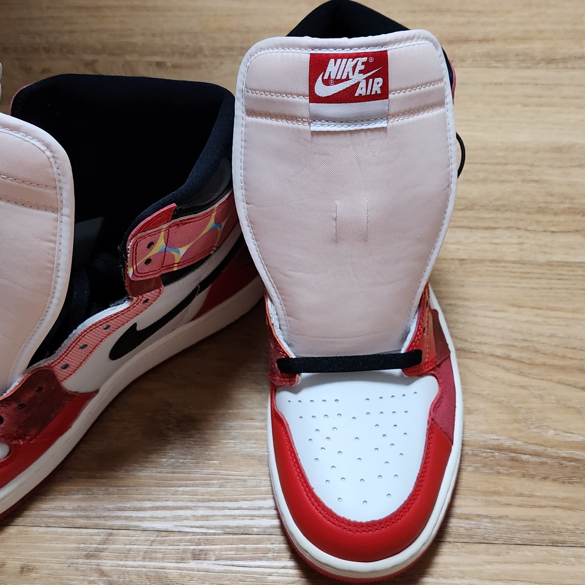 Jordan 1 Retro High Spider-Man Next Chapter 착용 스타일 - 3