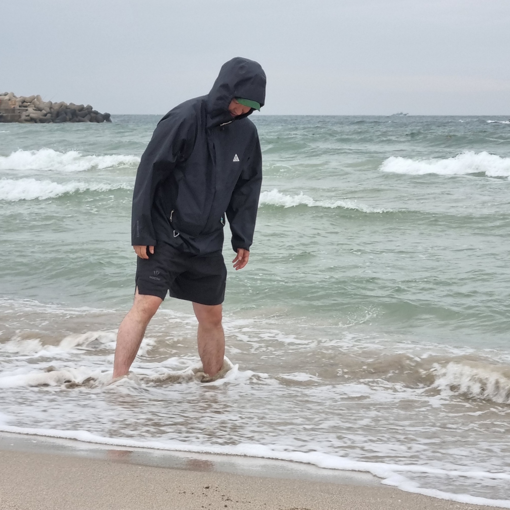 Nike ACG Storm-Fit ADV Cascade Rains Full Zip Jacket Black - Asia, Nike x Drake Nocta NRG Essential Shorts Black - US/EU 착용 스타일