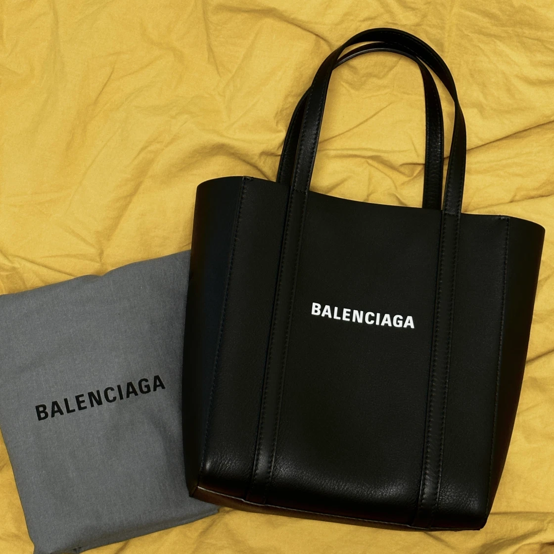 발렌시아가 에브리데이 XXS 토트백 블랙 | Balenciaga | KREAM Balenciaga Everyday XXS Tote Bag Black