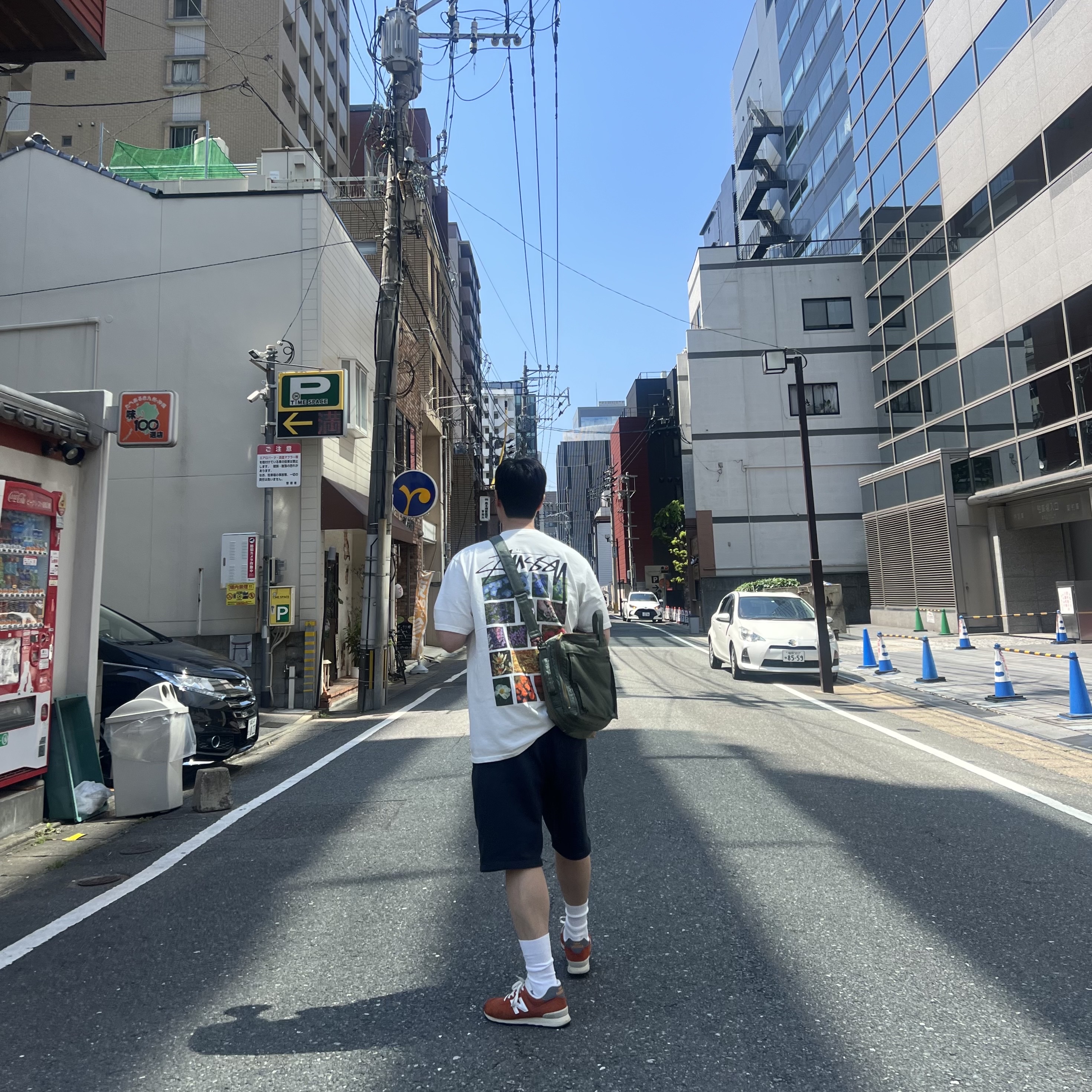 Stussy Flower Grid Pigment Dyed T-Shirt Natural, New Balance 574 Heritage Orange Burst White 착용 스타일 - 2