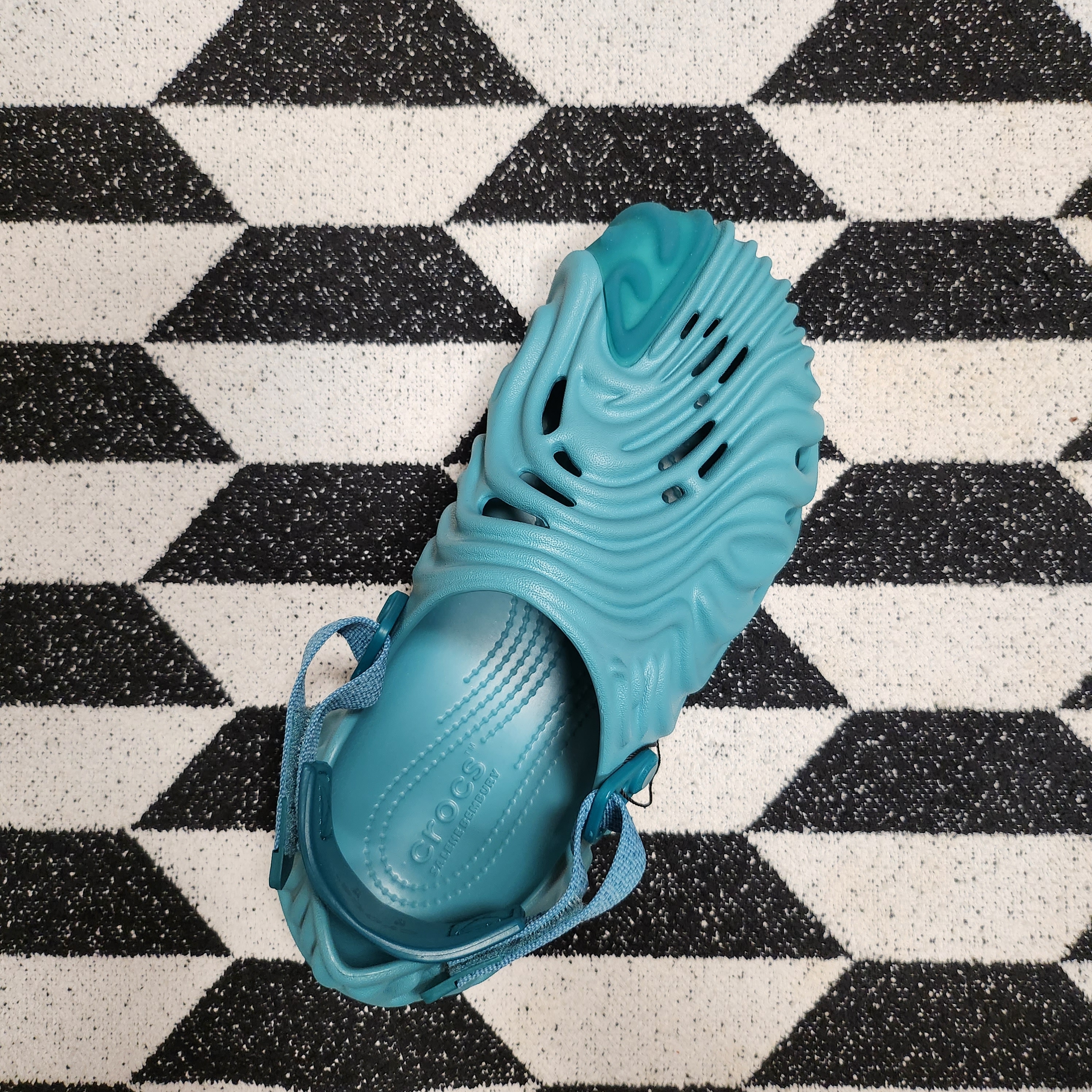 Crocs x Salehe Bembury Pollex Clog Tide 착용 스타일