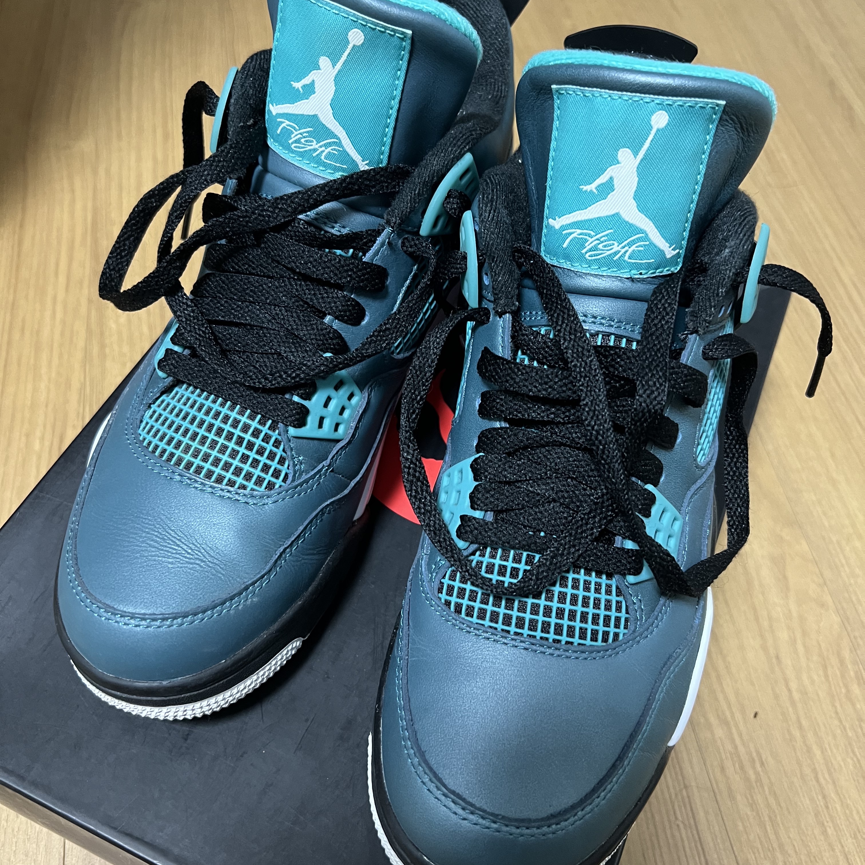 Jordan 4 Retro Teal 착용 스타일
