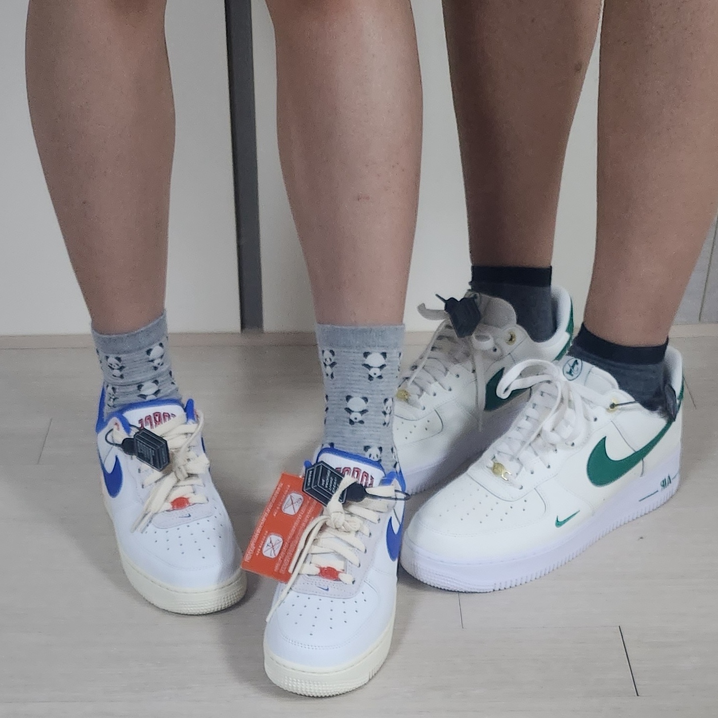 (W) Nike Air Force 1 '07 LX University Blue and Summit White, Nike Air Force 1 '07 LV8 40th Anniversary Join Forces Sail Malachite 착용 스타일