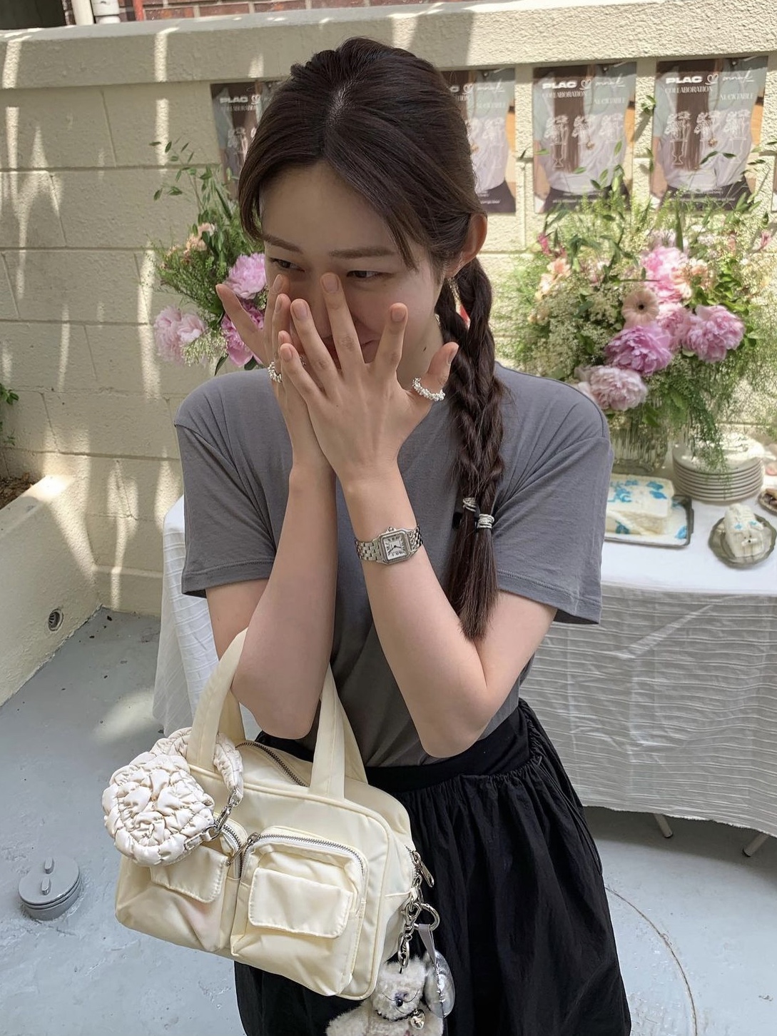 COS Quilted Nano Bag Beige, [KREAM 단독] Monamhee Creami Keyring Cream 착용 스타일