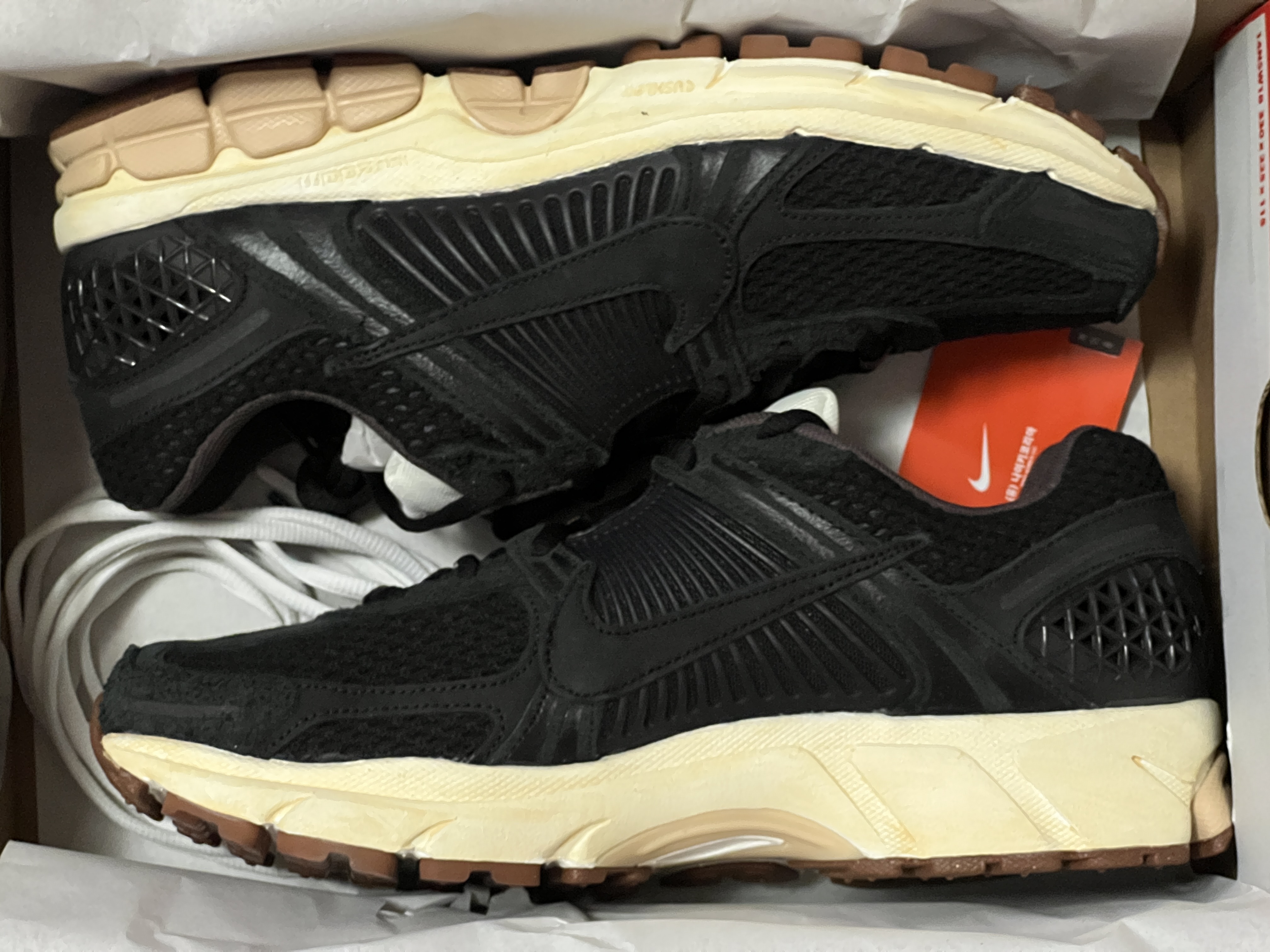 (W) Nike Zoom Vomero 5 Black 착용 스타일