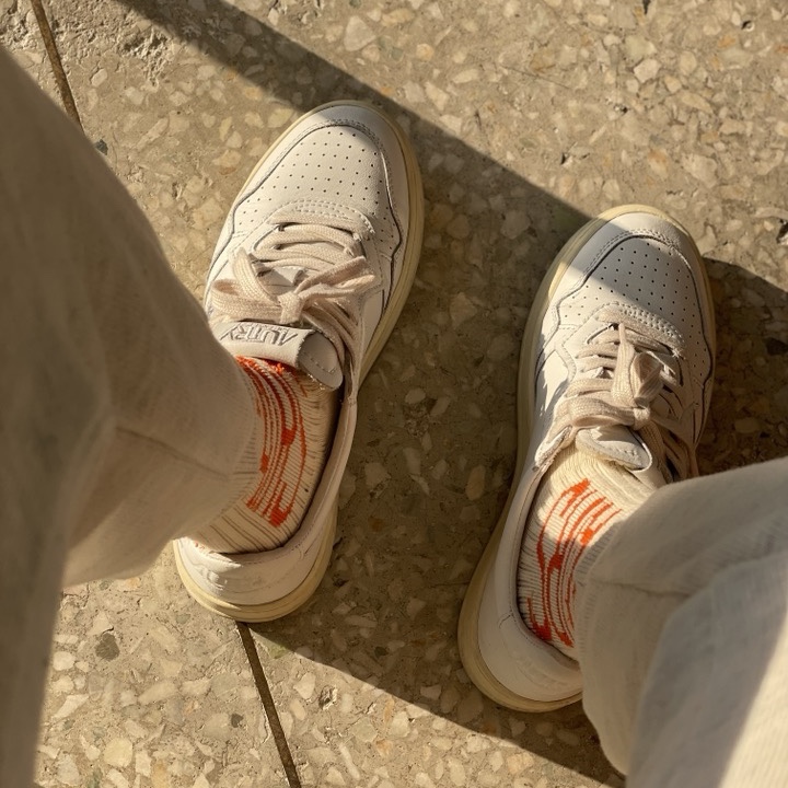 (W) Autry Medalist Low Leather Sneakers White 착용 스타일