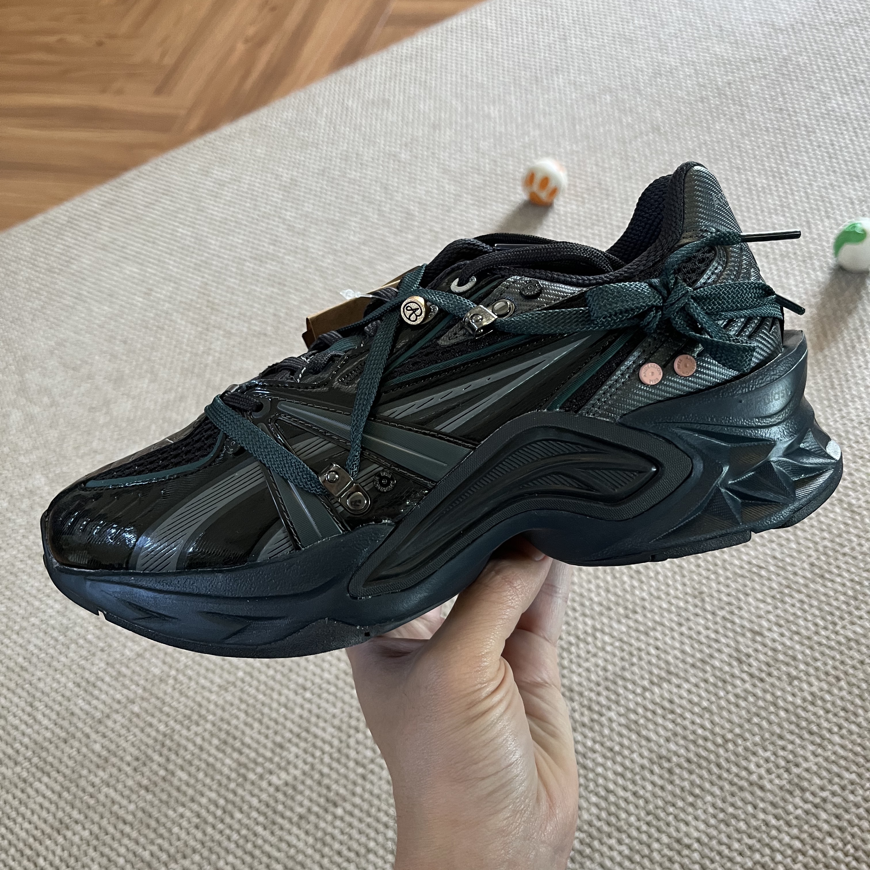 Asics x Andersson Bell HN2-S Protoblast Black 착용 스타일 - 2