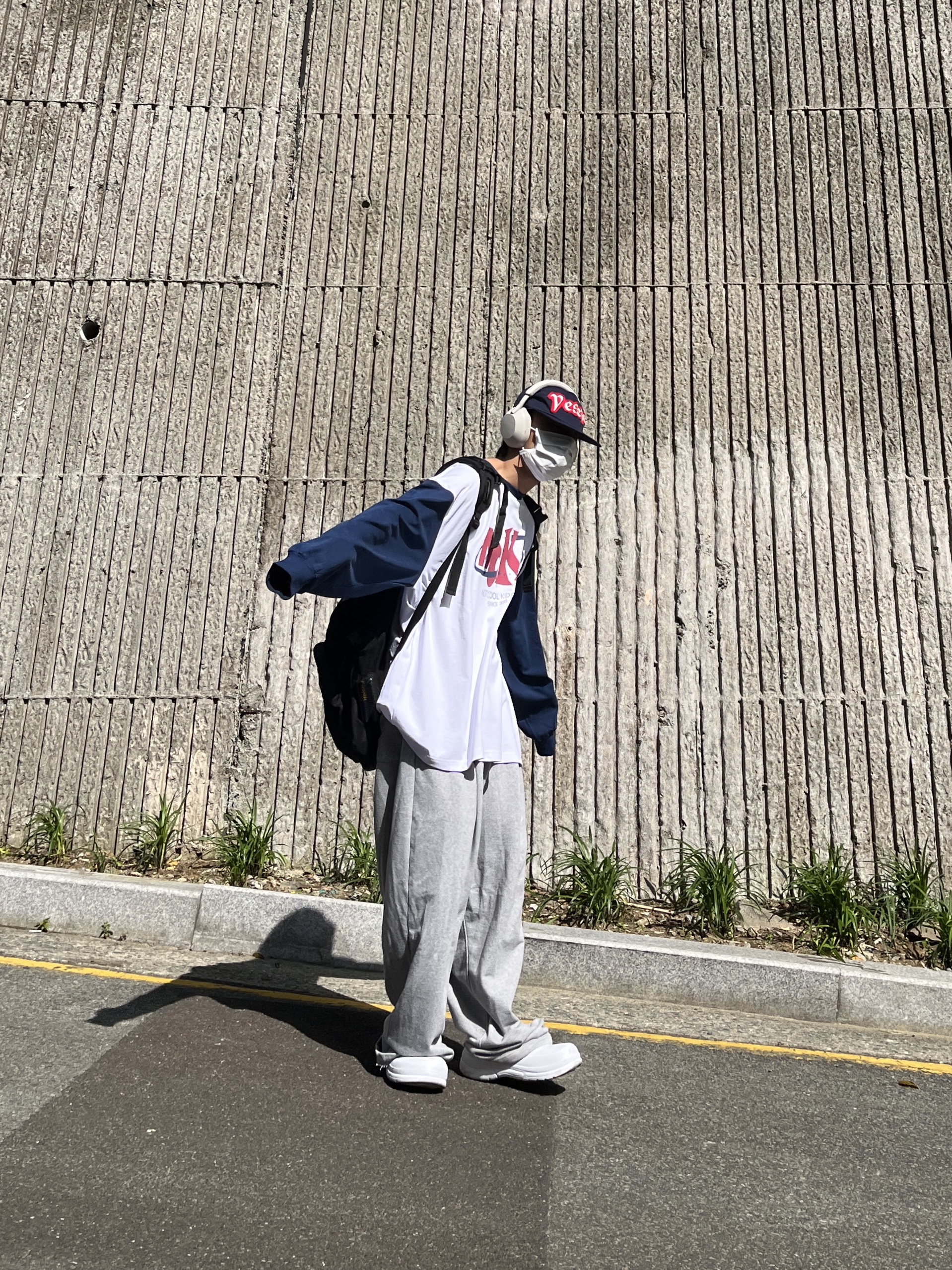 소니 WH-1000XM5 실버 (국내 정식 발매 제품) 착용 스타일 - 2