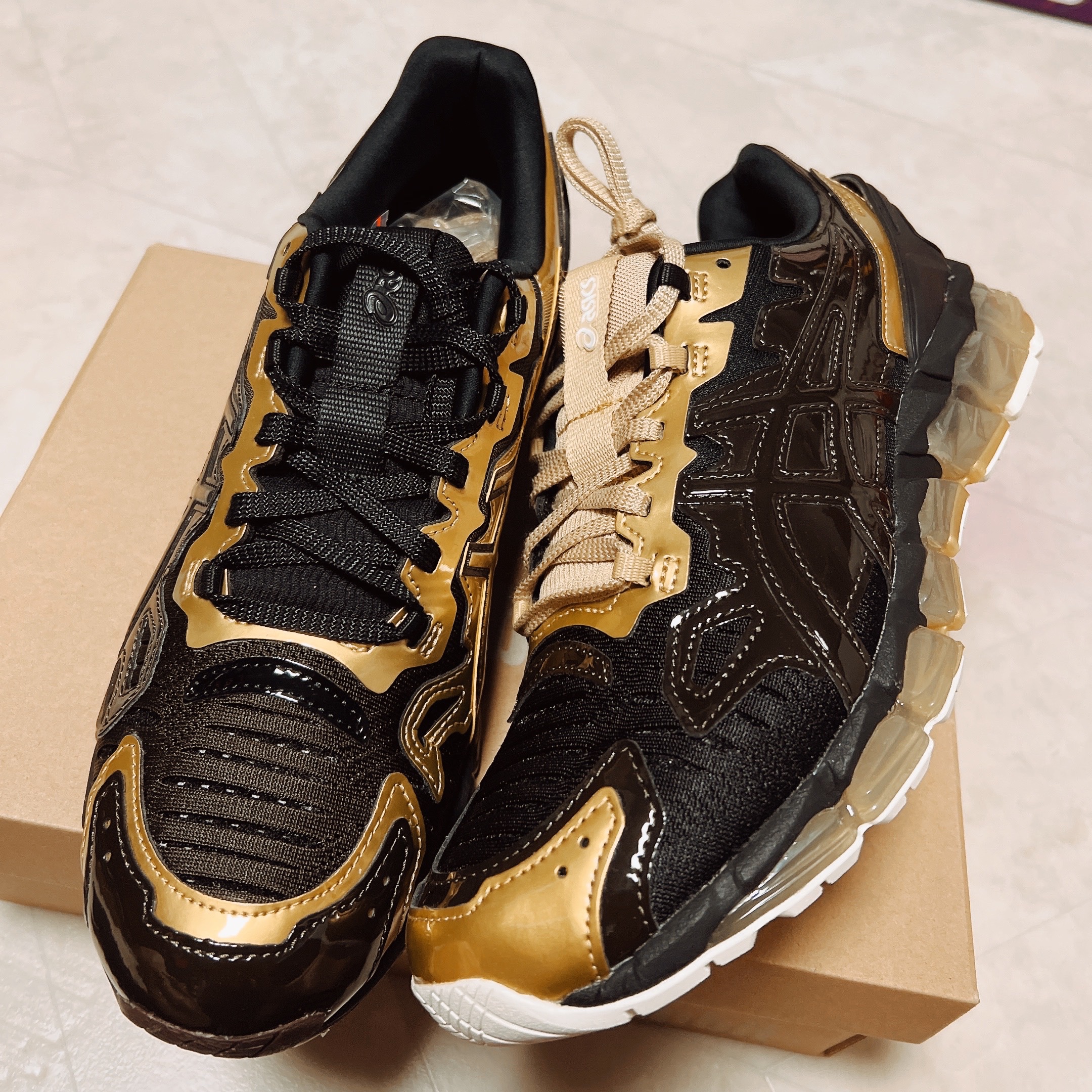 Asics x GmbH Gel-Quantum 360 6 Rich Gold Black Coffee 착용 스타일