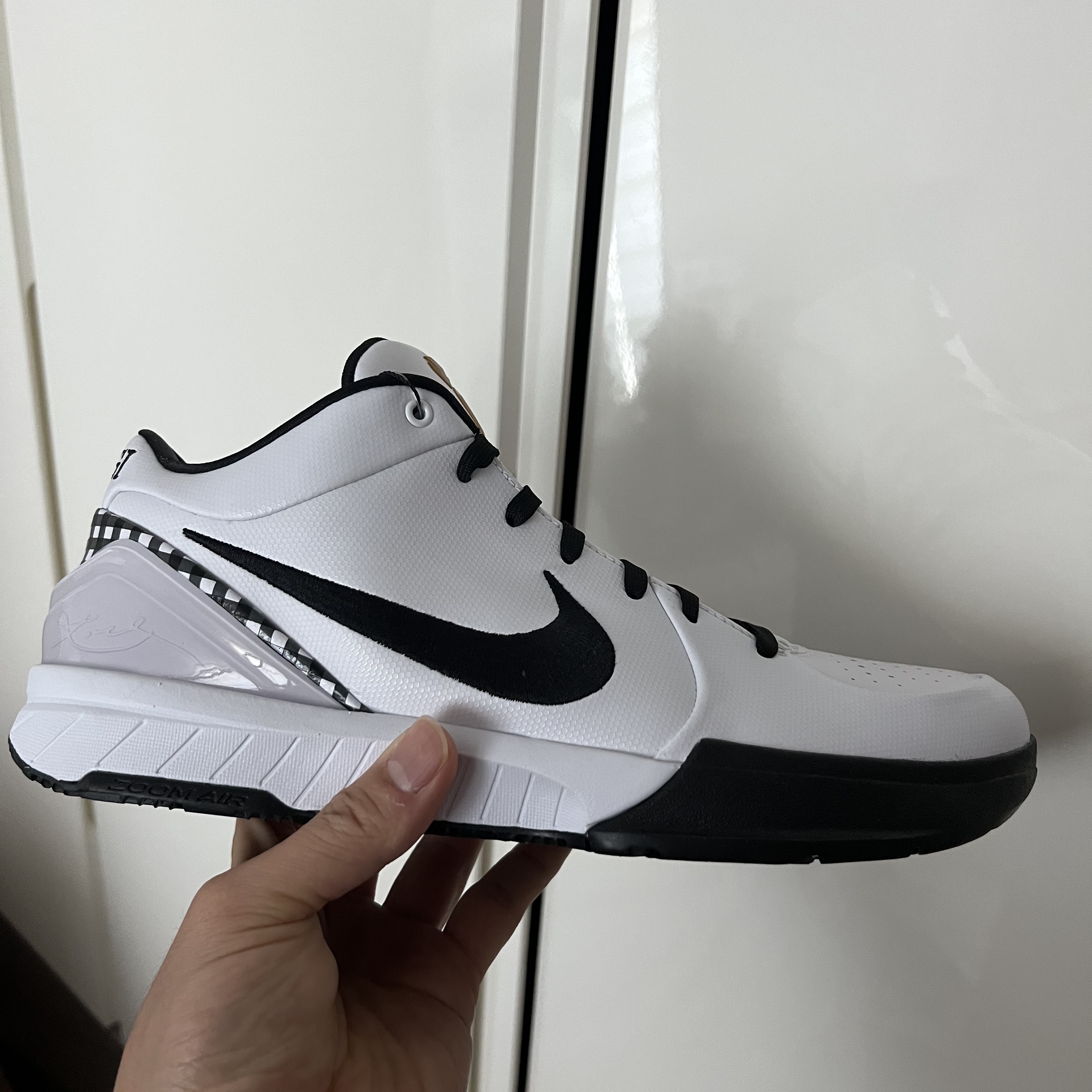 Nike Kobe 4 Protro Mambacita Gigi 착용 스타일 - 1