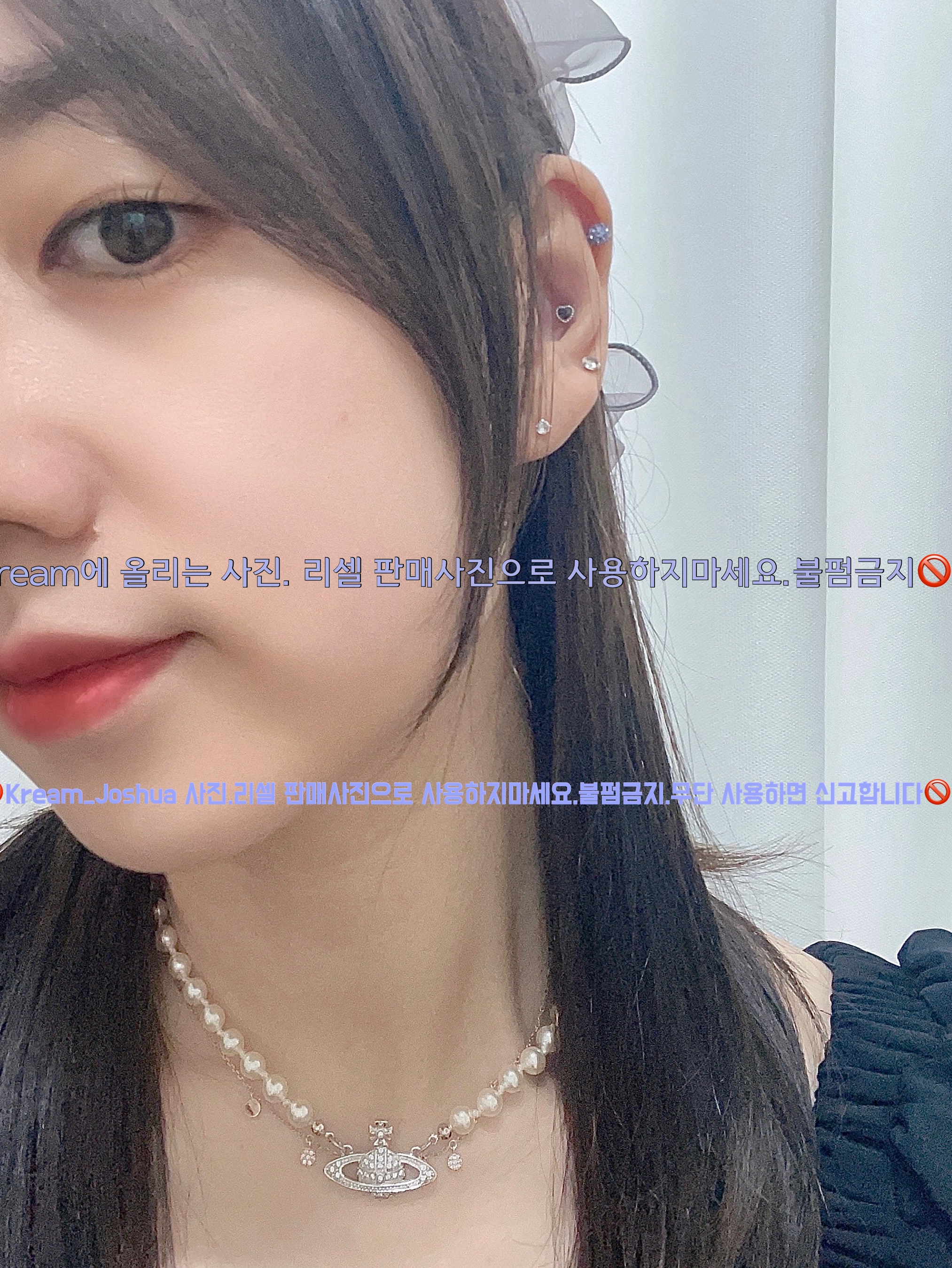 비비안 웨스트우드 미니 바스 릴리프 초커 실버 착용 스타일 - 3