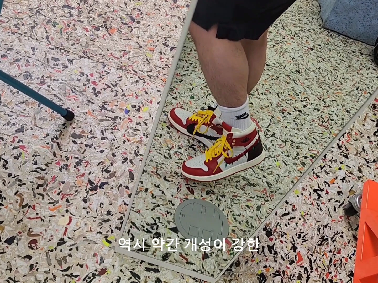 (W) Jordan 1 x Teyana Taylor Zoom CMFT 2 Gym Red 착용 스타일 - 1