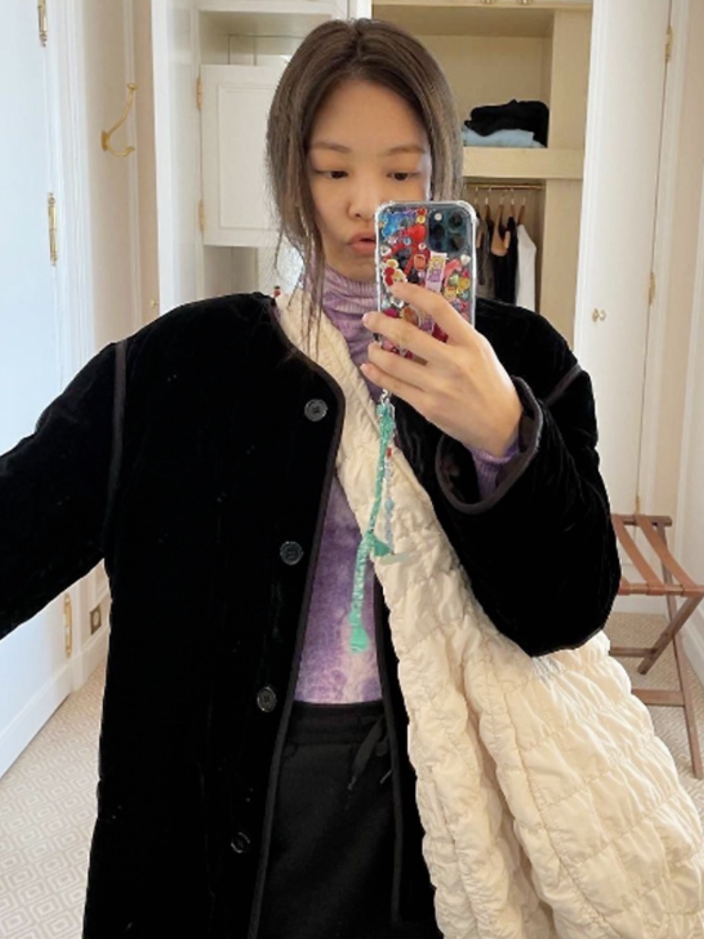 COS Quilted Oversized Shoulder Bag Off White Light Beige 착용 스타일