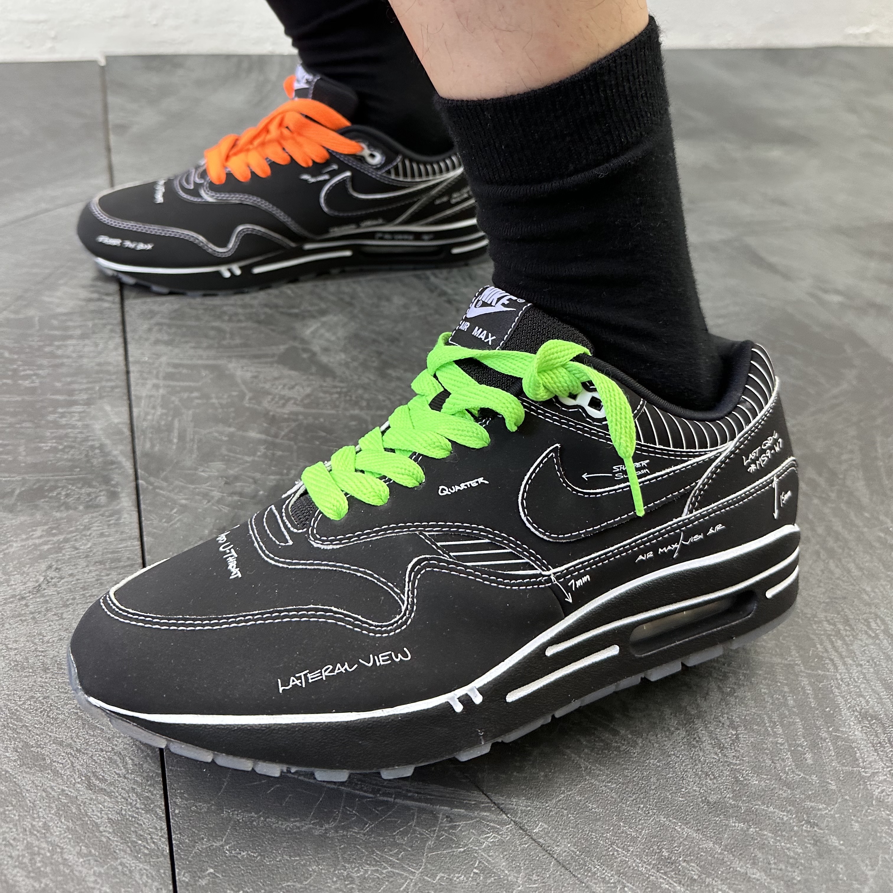 Nike Air Max 1 Tinker Sketch to Shelf Black 착용 스타일