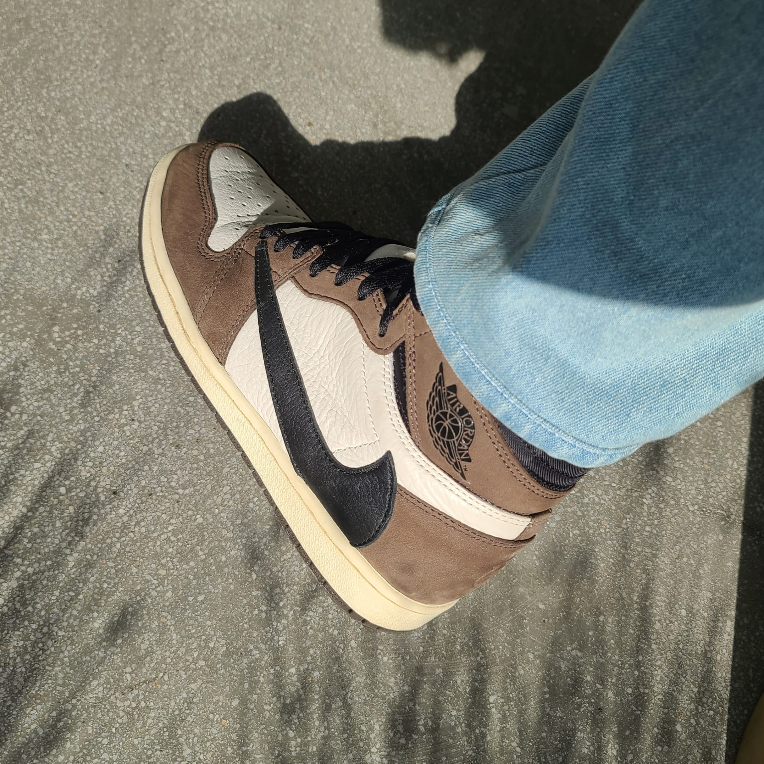 Jordan 1 x Travis Scott Retro High OG SP Mocha 착용 스타일