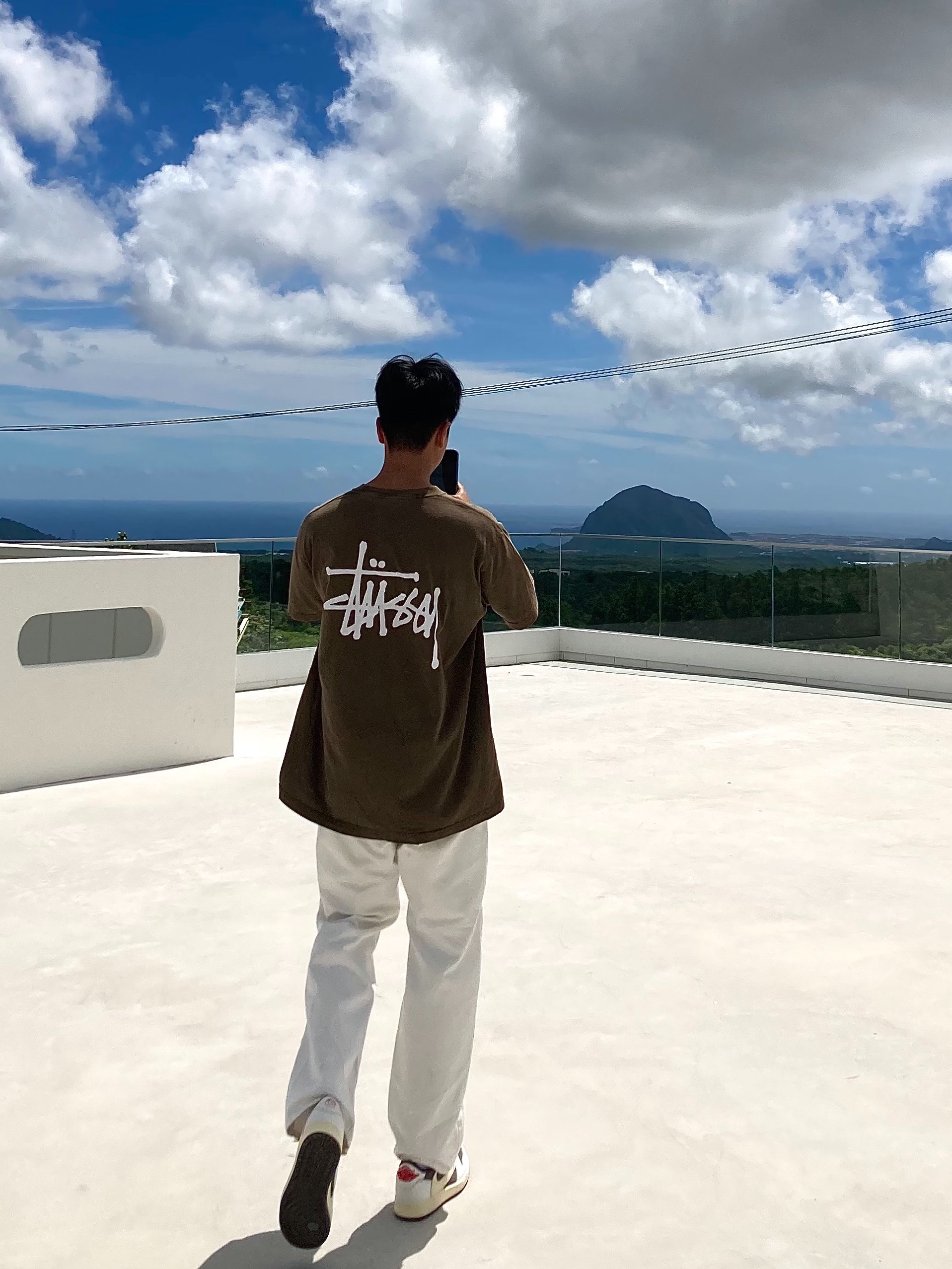 Stussy Basic Stussy Pigment Dyed T-Shirt Coffee 2022, Jordan 1 x Travis Scott Retro Low OG SP Sail and Ridgerock 착용 스타일 - 4