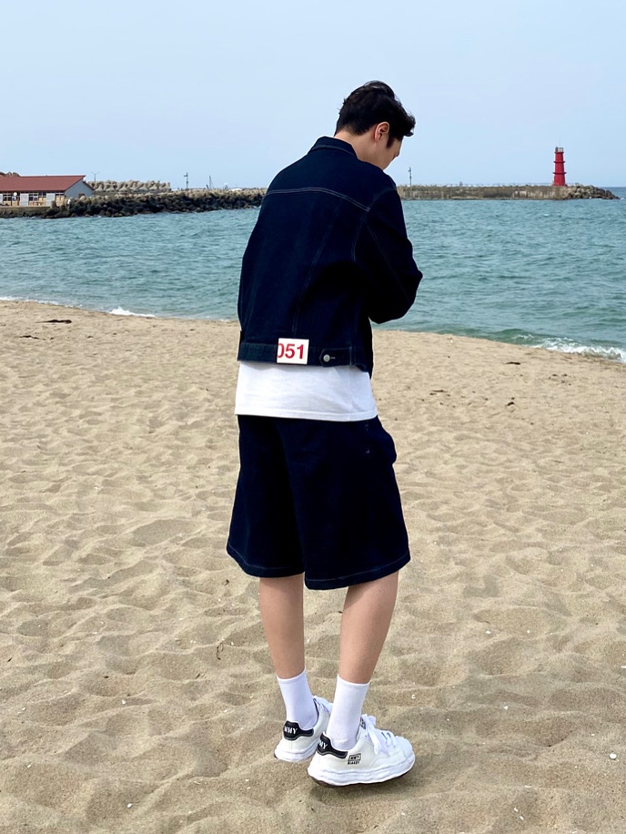 메종 미하라 야스히로 블레이키 OG 솔 캔버스 로우탑 스니커즈 화이트 착용 스타일 - 1