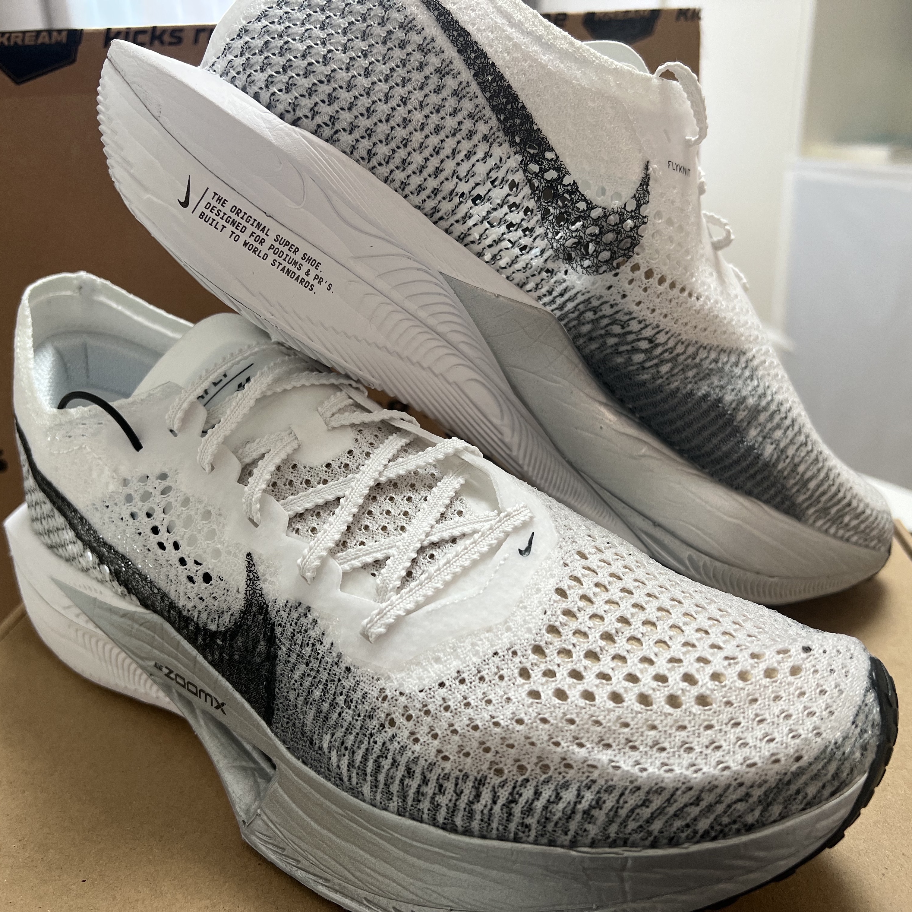 Nike ZoomX Vaporfly Next% 3 White Grey 착용 스타일