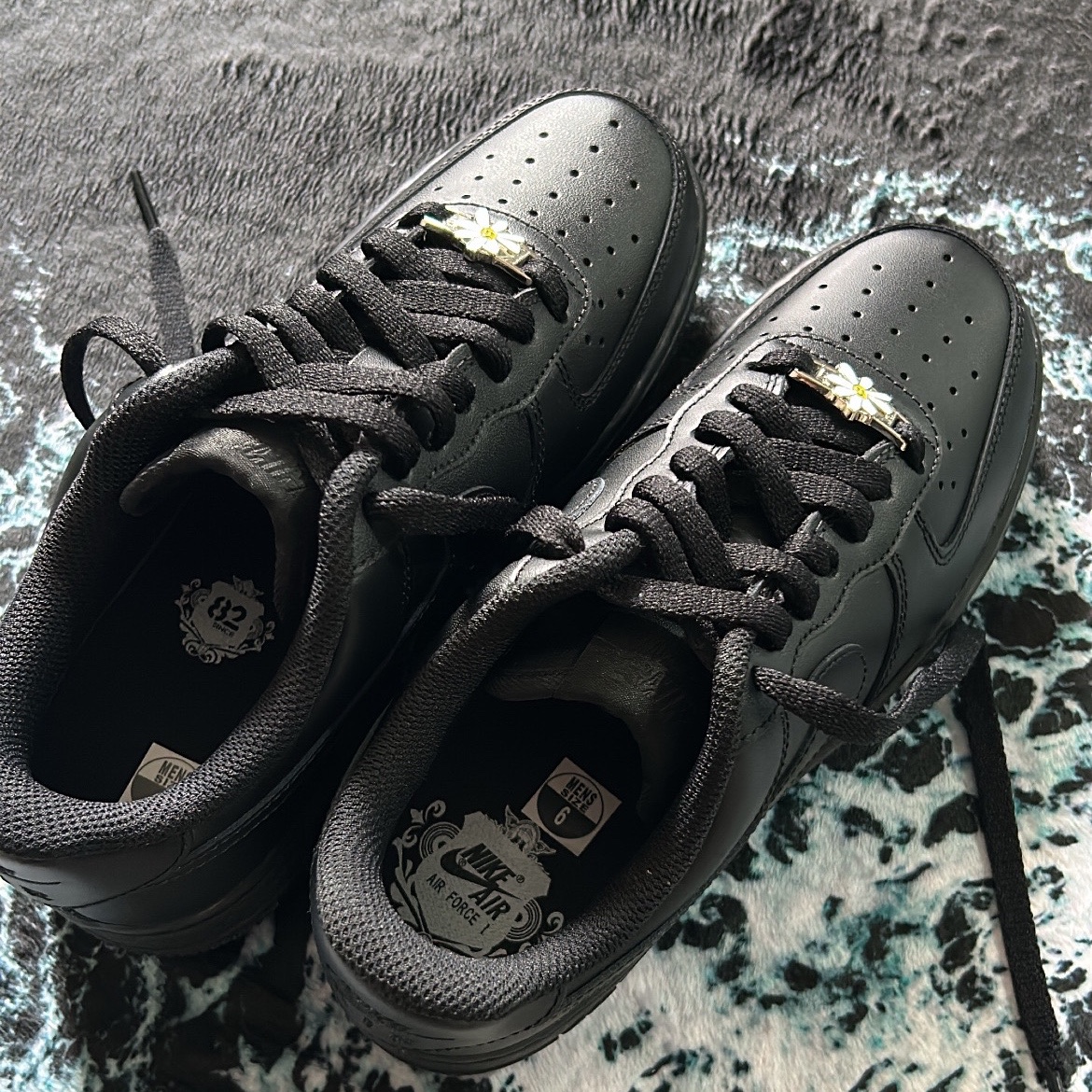 Nike Air Force 1 '07 Low Triple Black 착용 스타일
