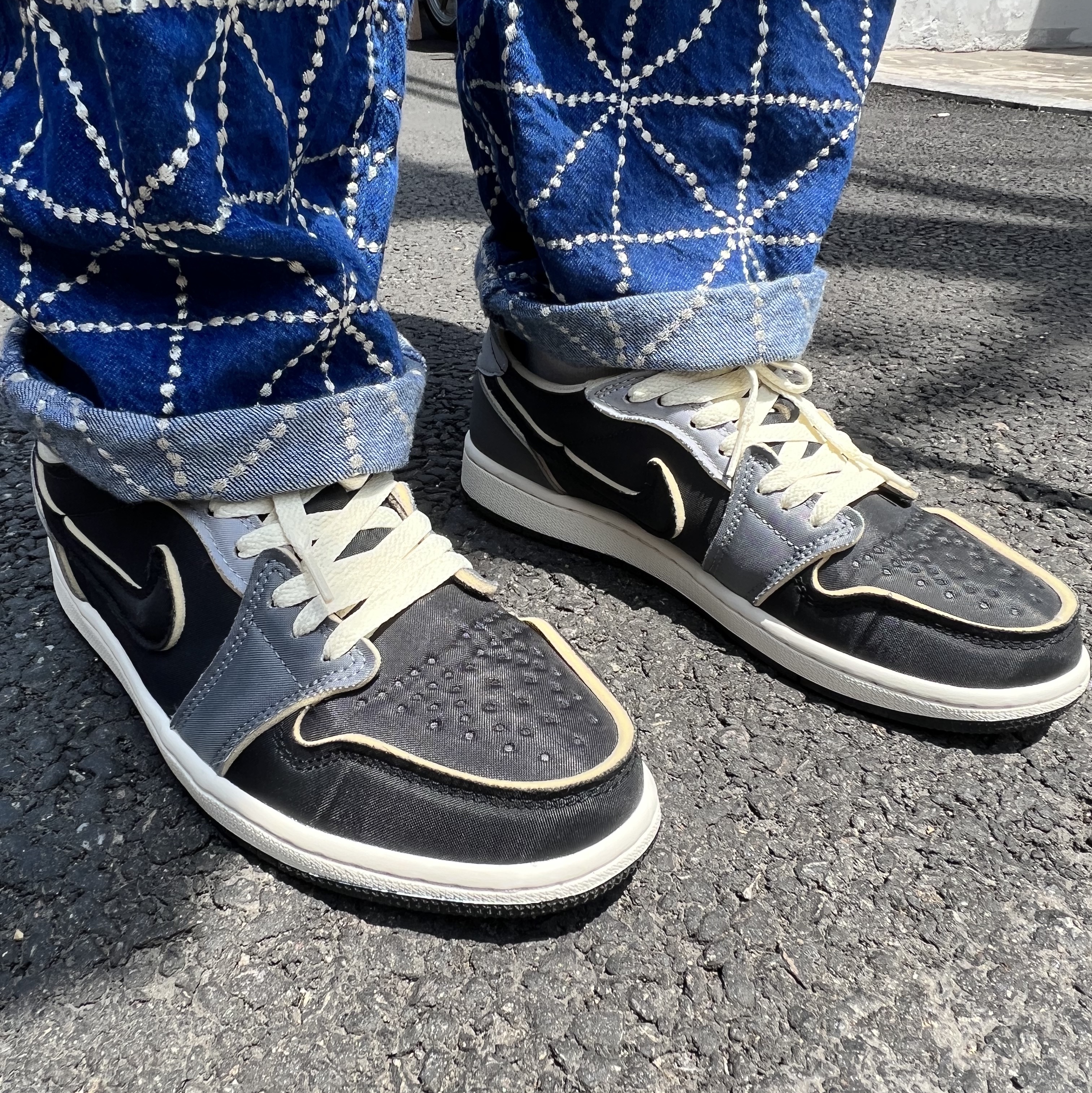 Jordan 1 Retro Low OG EX Black and Smoke Grey 착용 스타일