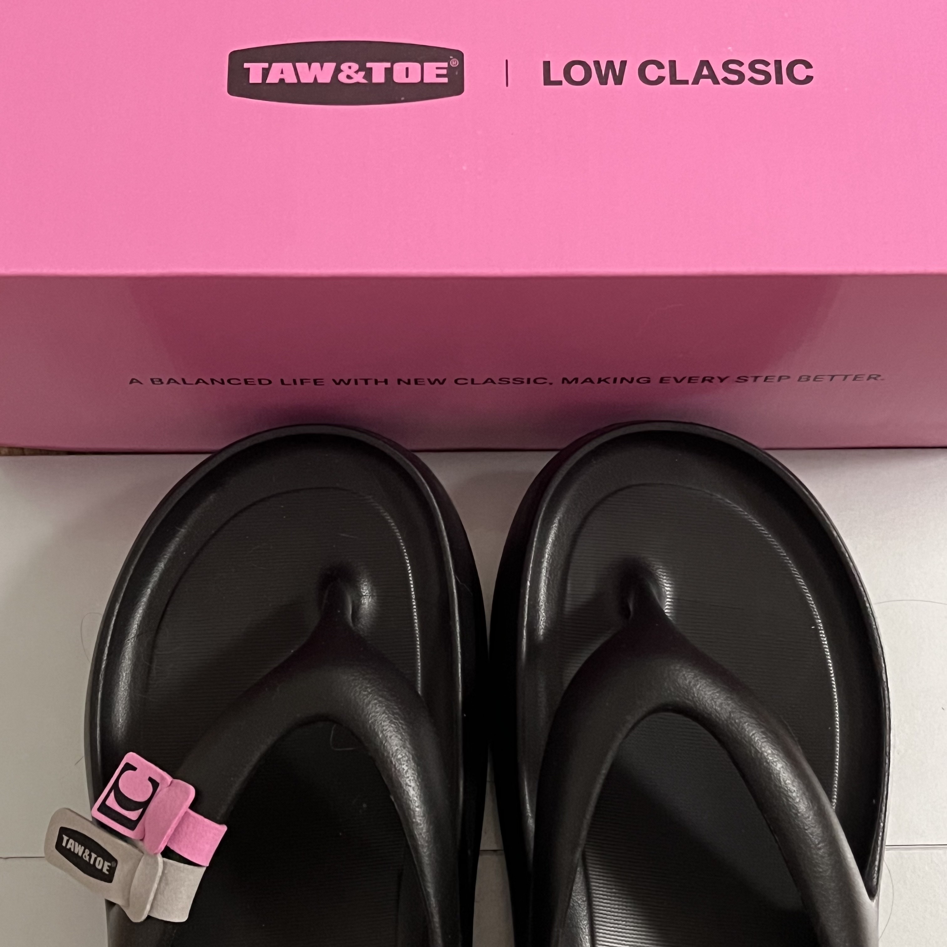 Taw&Toe x Low Classic Platform Flip Flop Black 착용 스타일