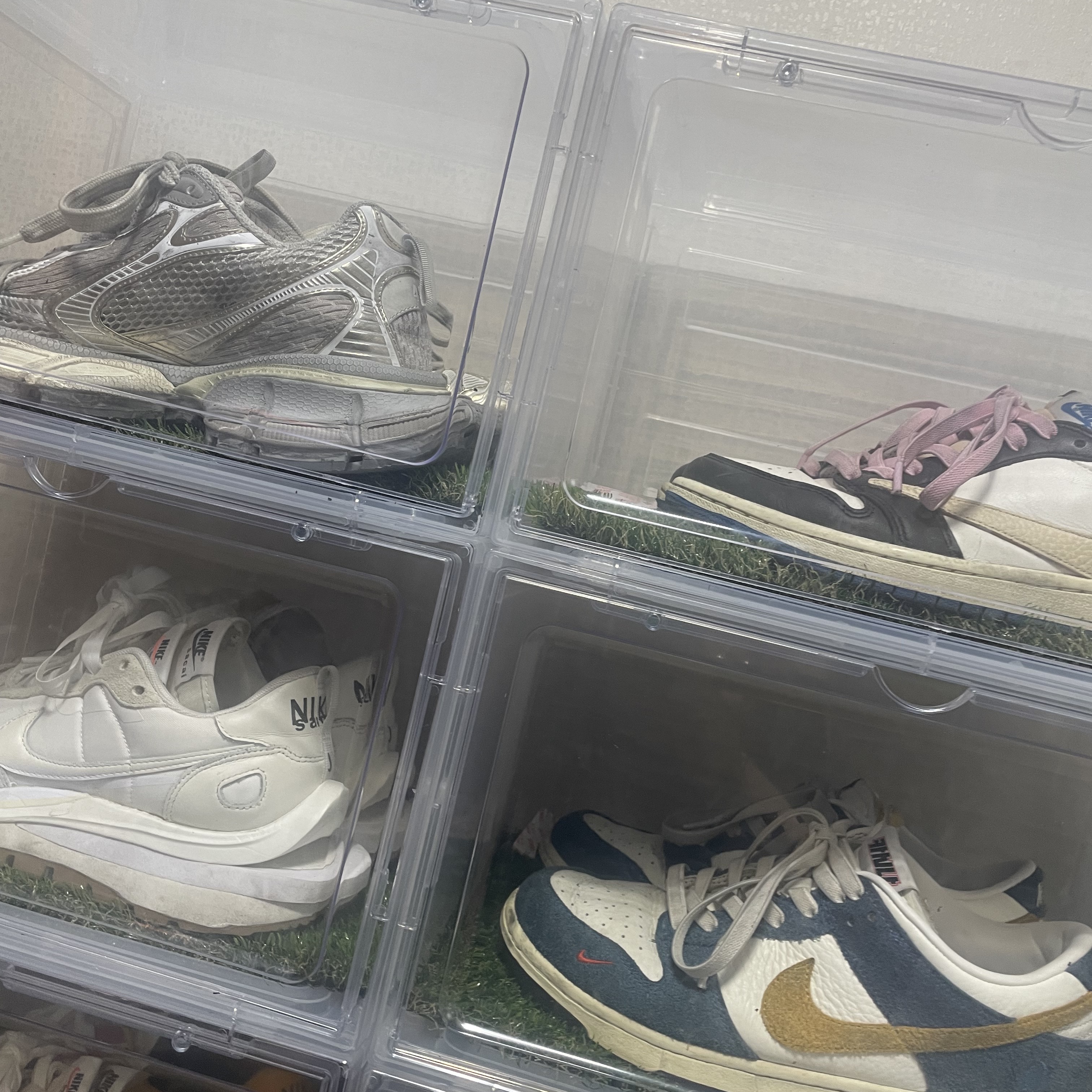 (W) Balenciaga 3XL Sneakers Light Beige, Nike x Comme des Garcons Homme Plus Air Max Sunder SP White Black 착용 스타일