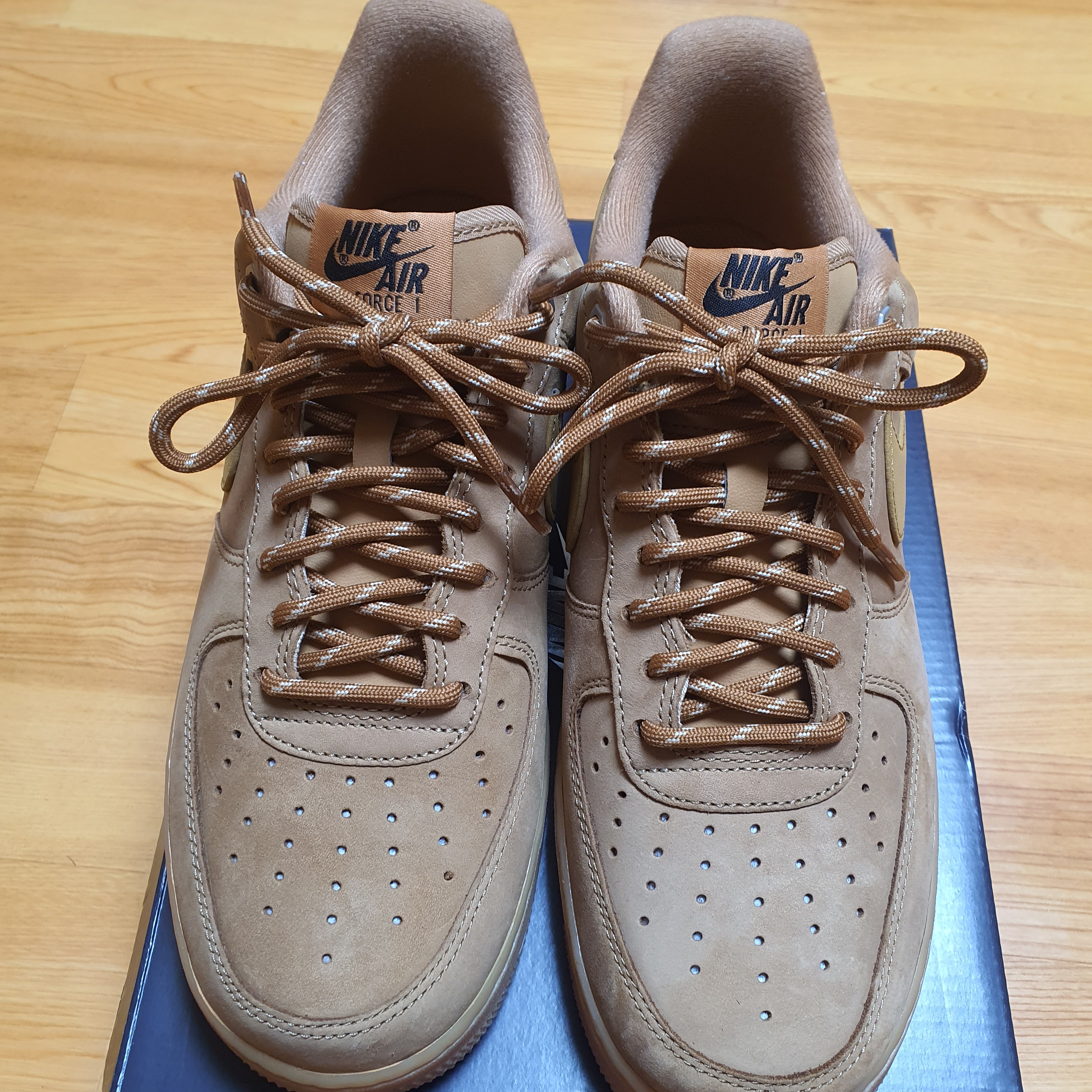 Nike Air Force 1 '07 WB Flax 착용 스타일