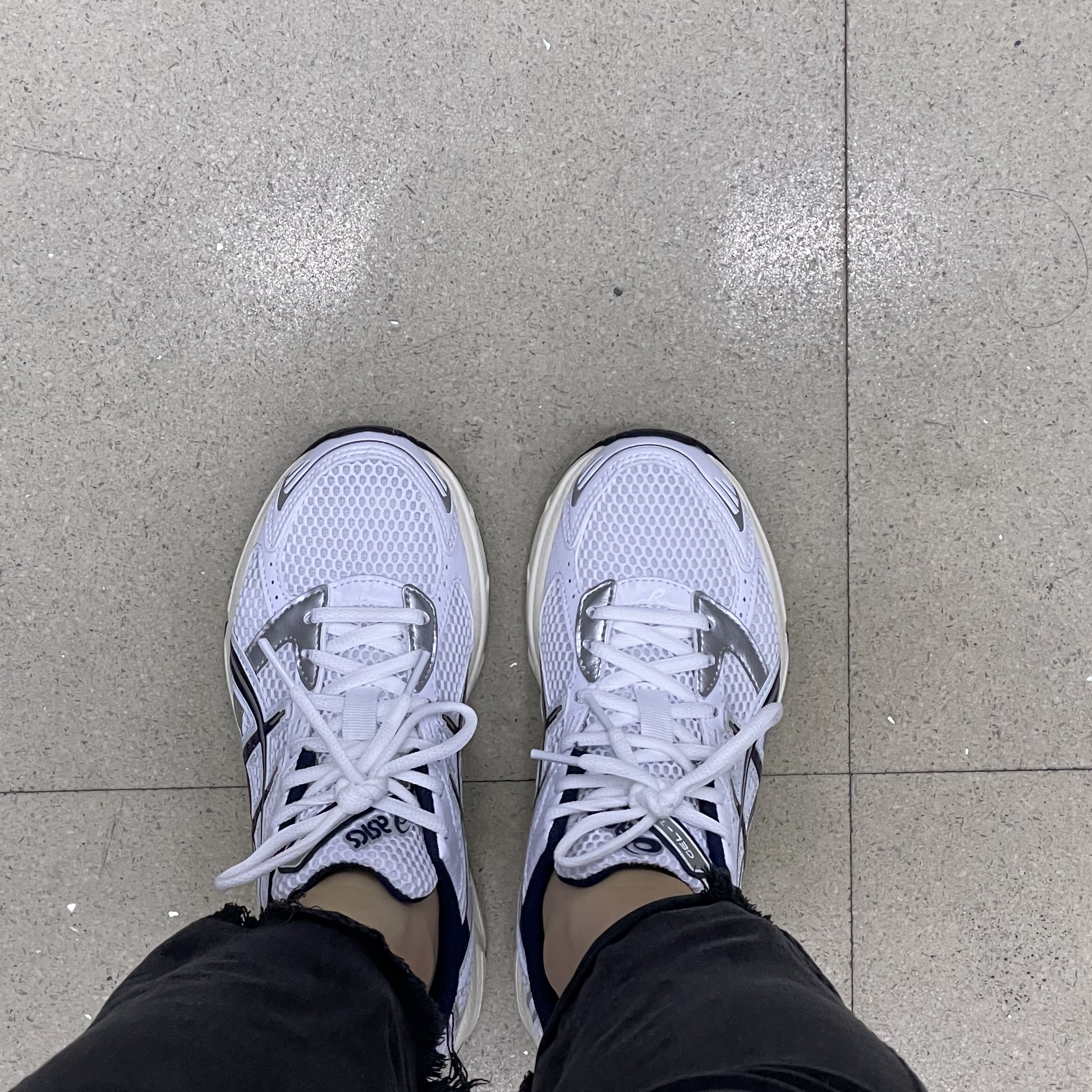(W) Asics Gel-1130 White Midnight 착용 스타일