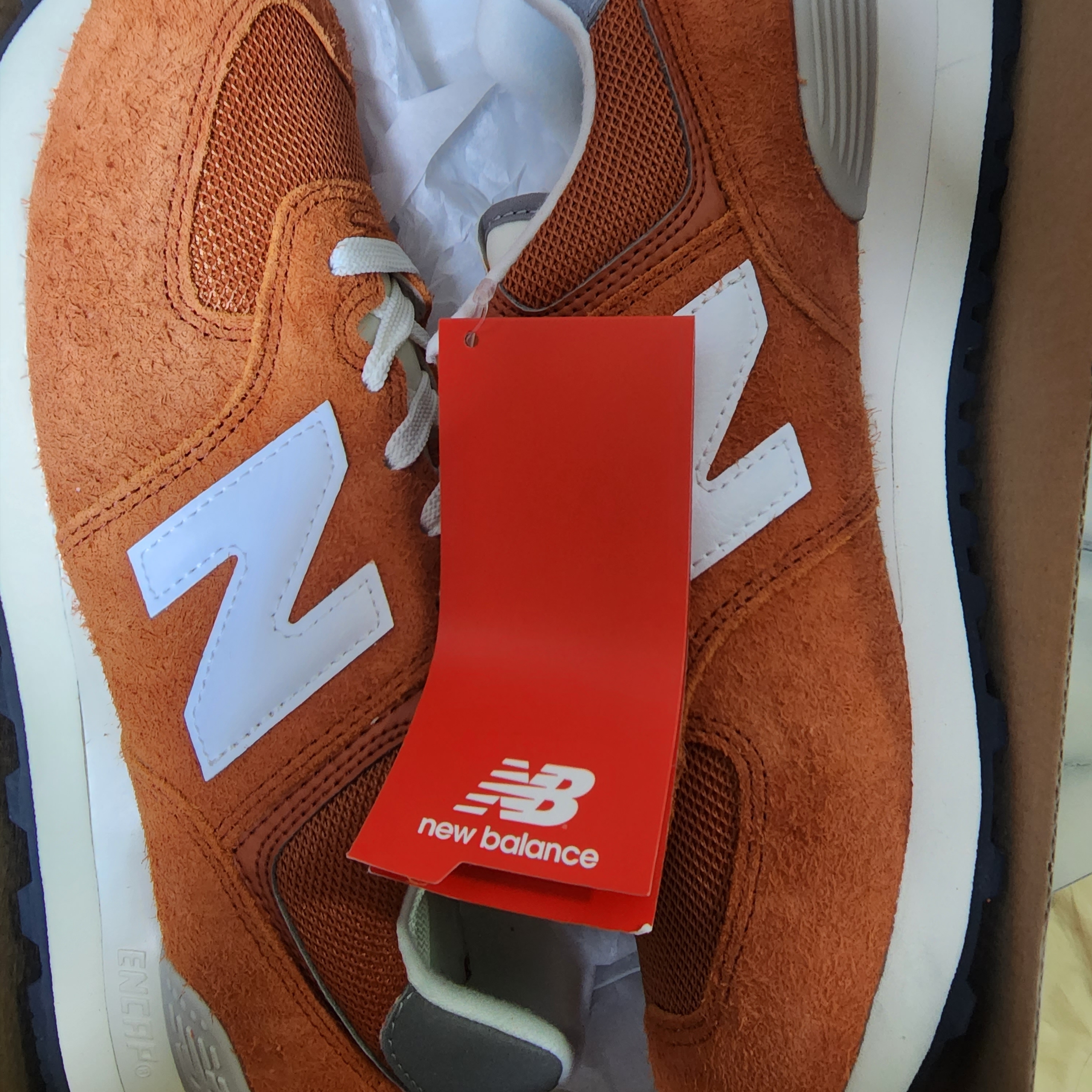 New Balance 574 Heritage Orange Burst White 착용 스타일 - 1