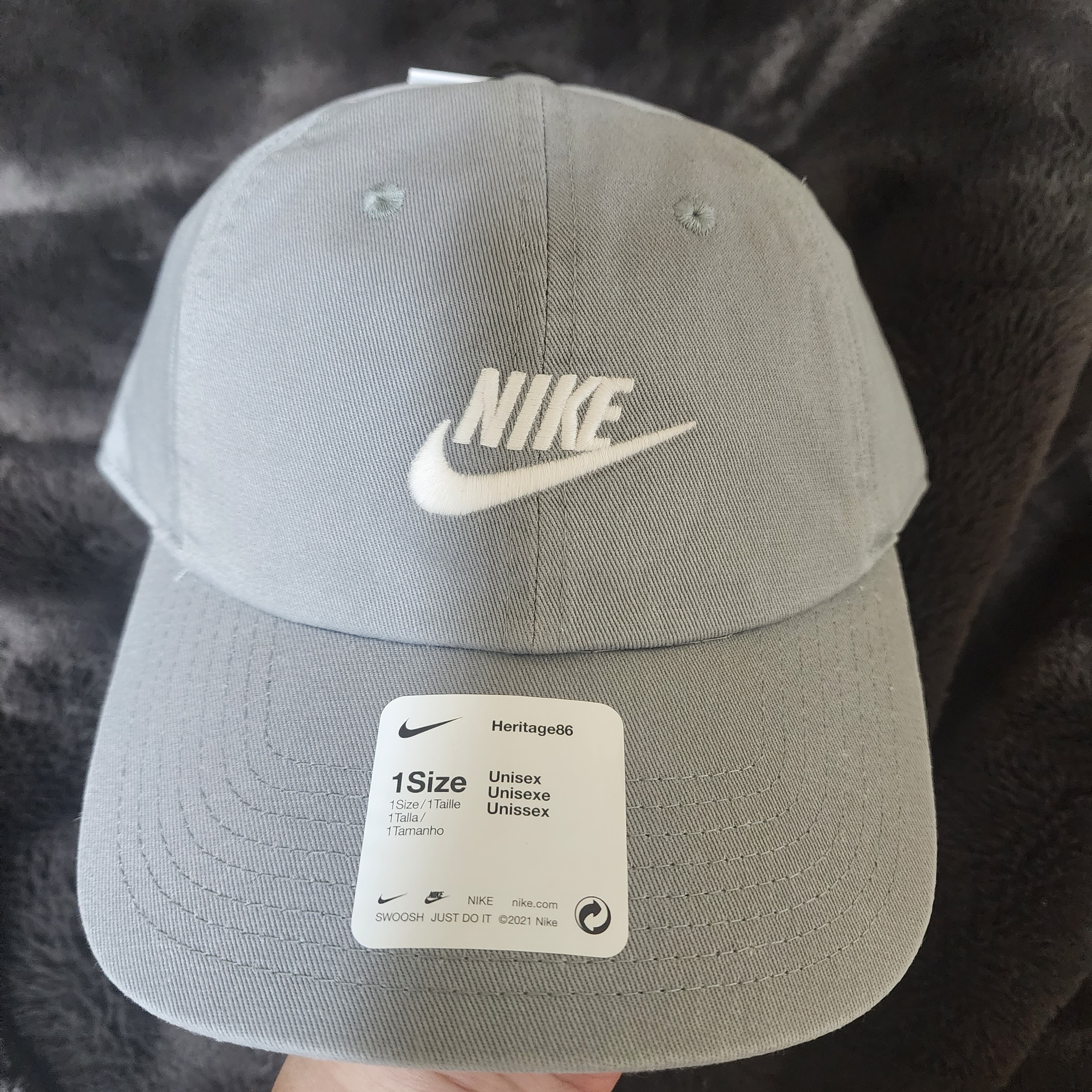 Nike Heritage 86 Futura Washed Cap Particle Grey 착용 스타일 - 1