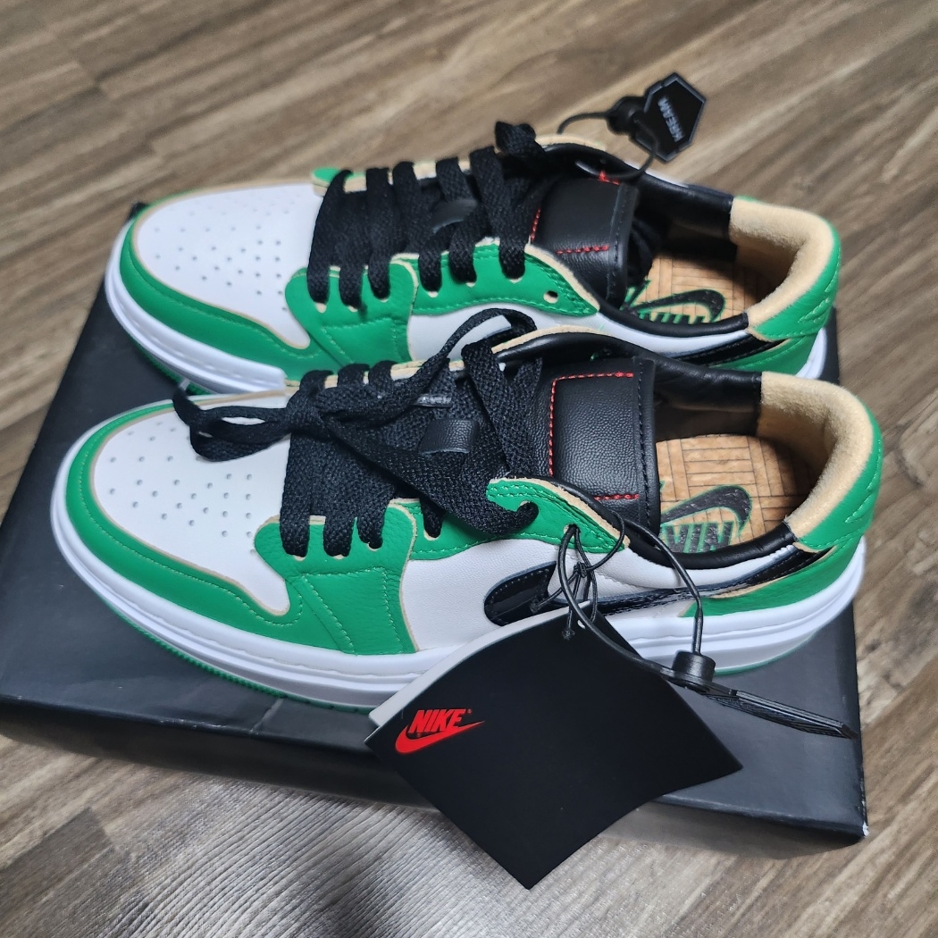 (W) Jordan 1 Elevate Low SE Lucky Green 착용 스타일 - 1