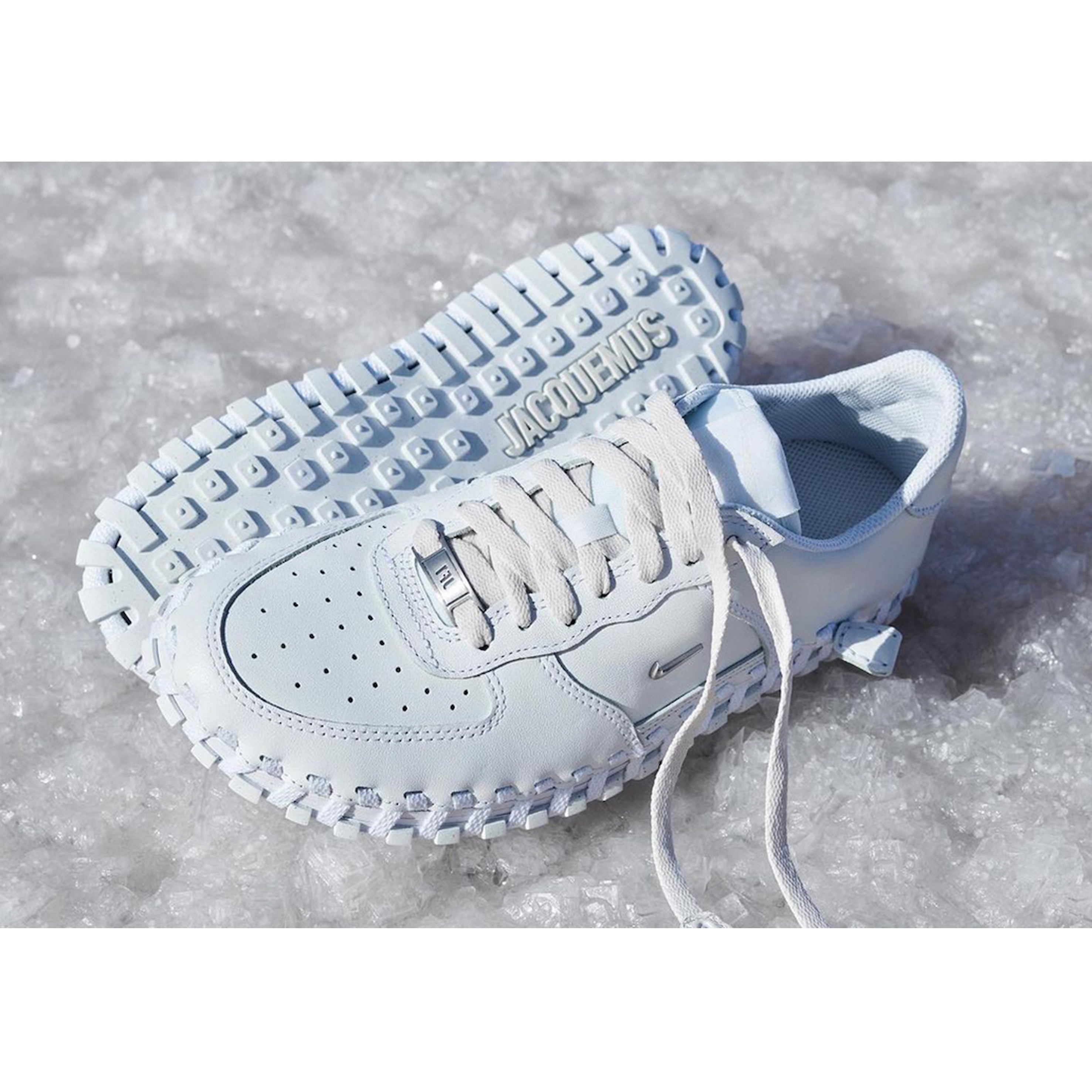 Nike x Jacquemus J Force 1 Low LX SP White, Nike x Jacquemus J Force 1 Low LX SP Black 착용 스타일 - 4