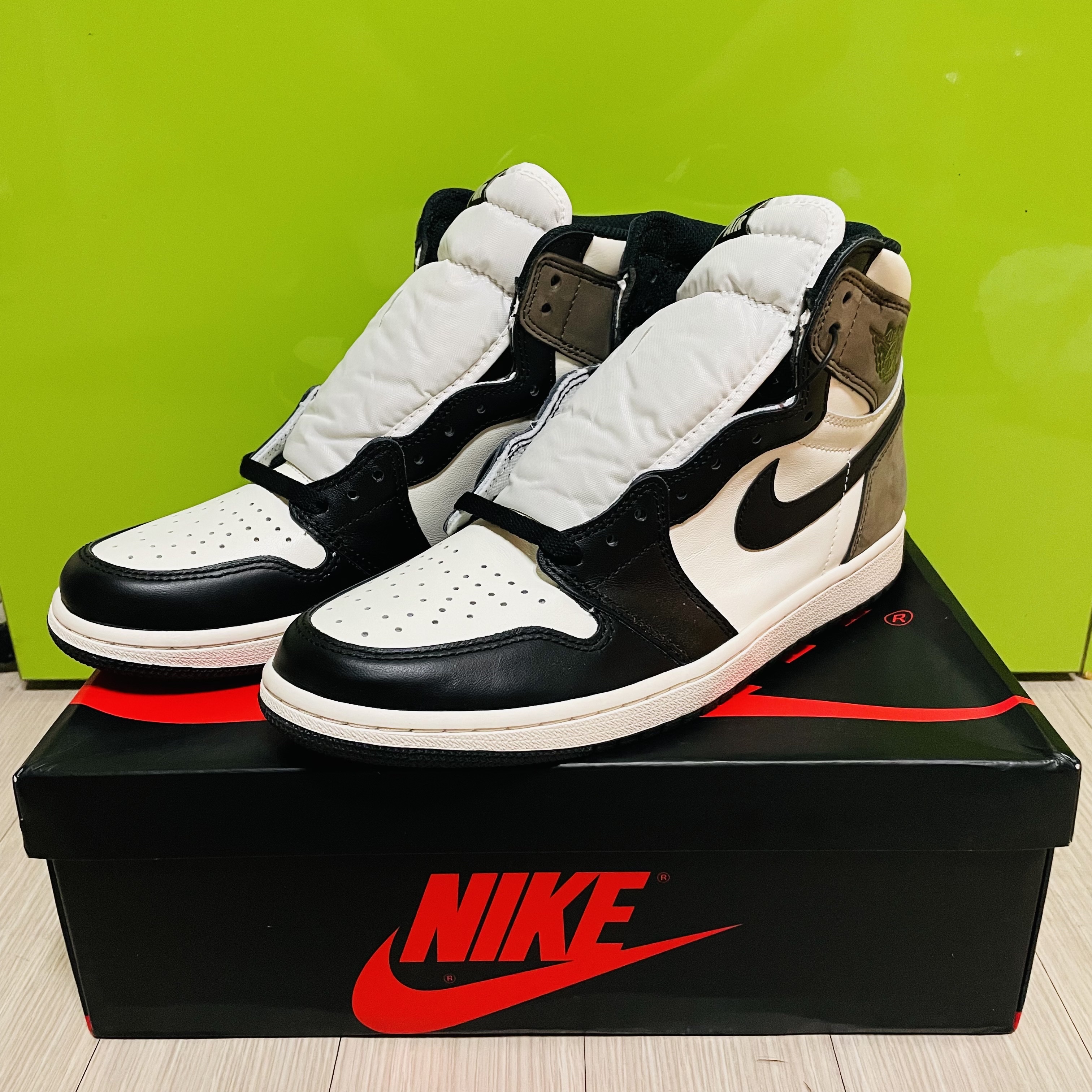 Jordan 1 Retro High OG Black Mocha 착용 스타일 - 1