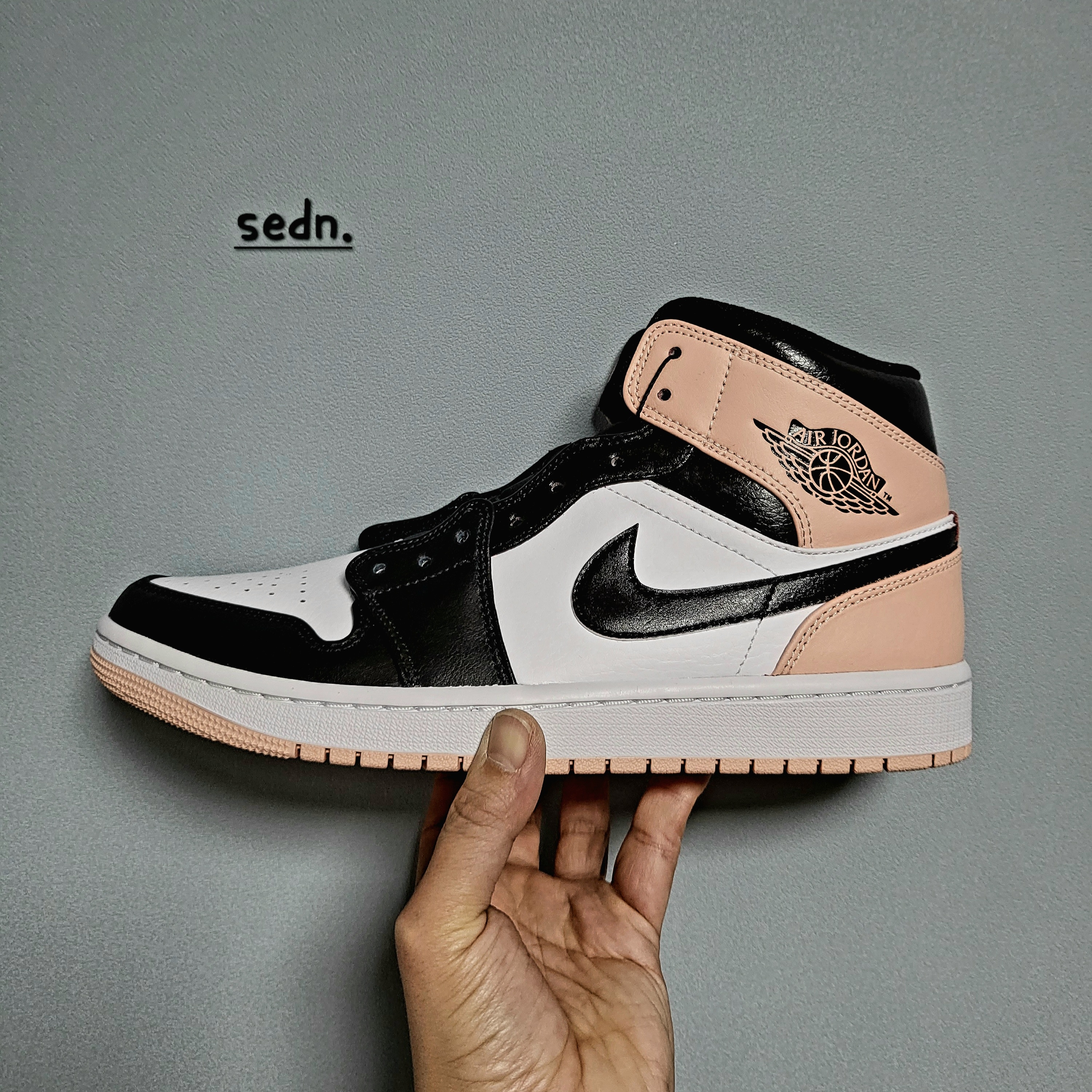 Jordan 1 Mid Arctic Orange 착용 스타일