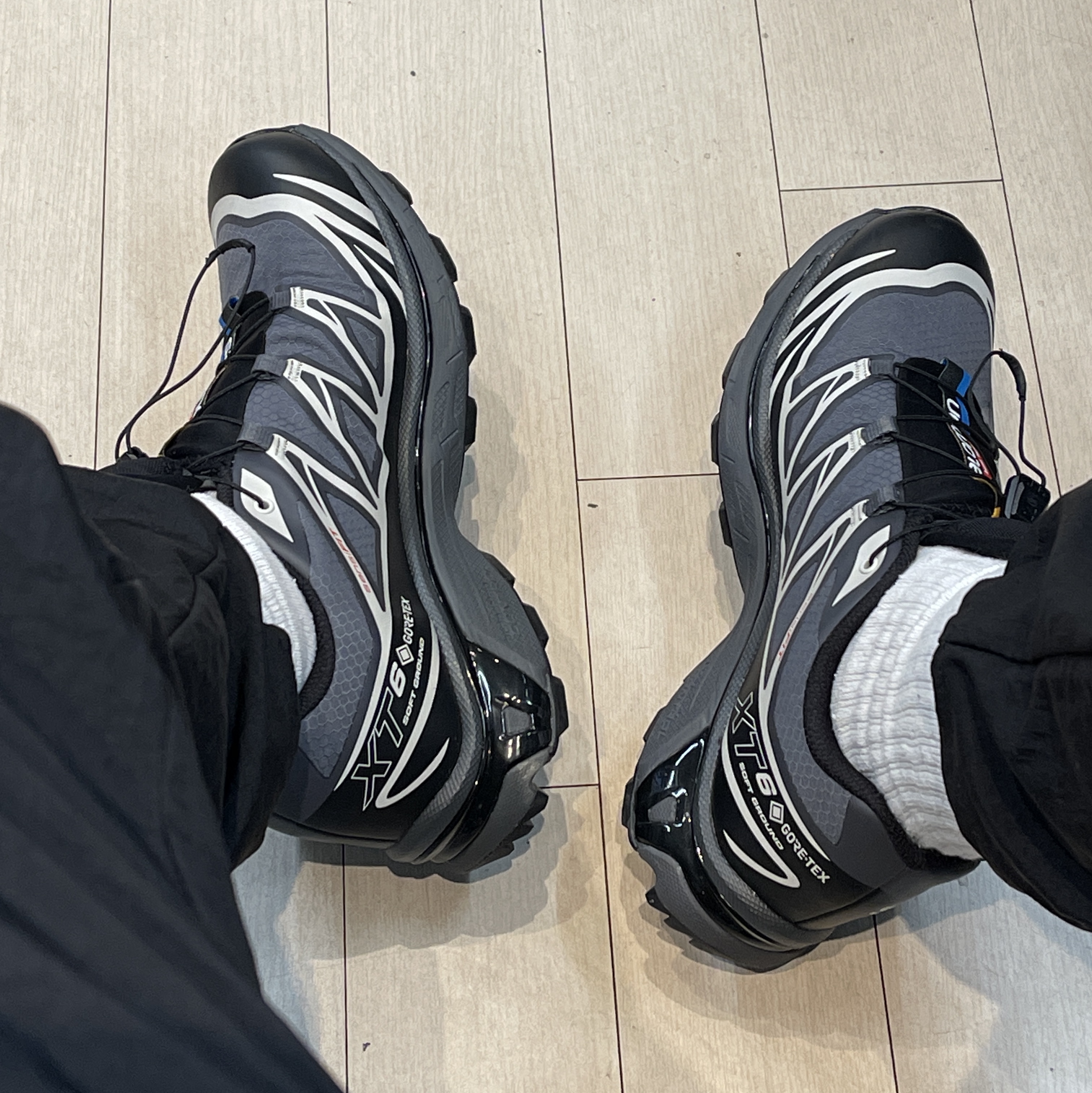 Salomon XT-6 Gore-Tex Black Ebony 착용 스타일