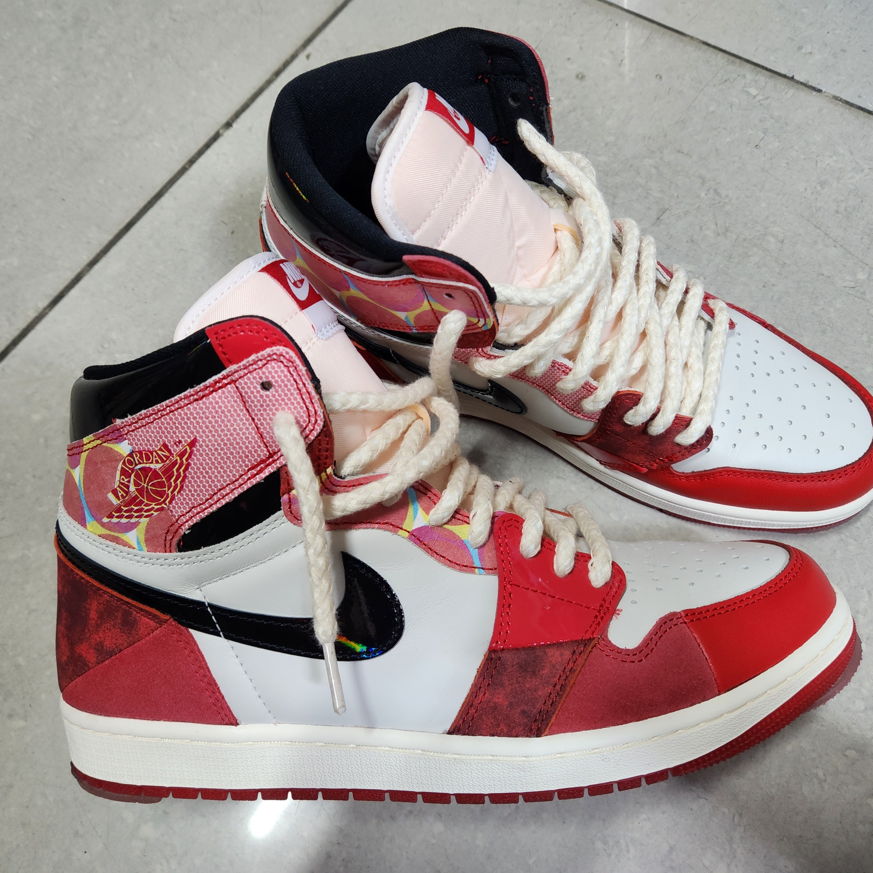 Jordan 1 Retro High Spider-Man Next Chapter 착용 스타일 - 2