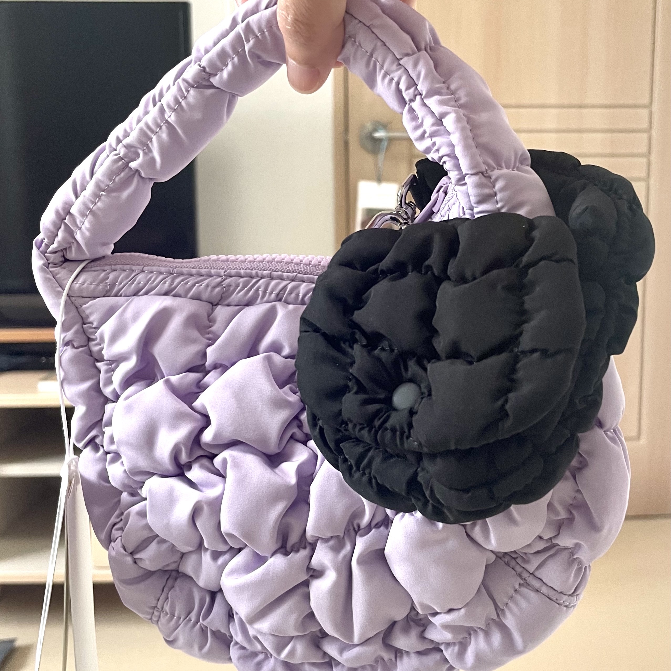 COS Quilted Micro Bag Purple 착용 스타일