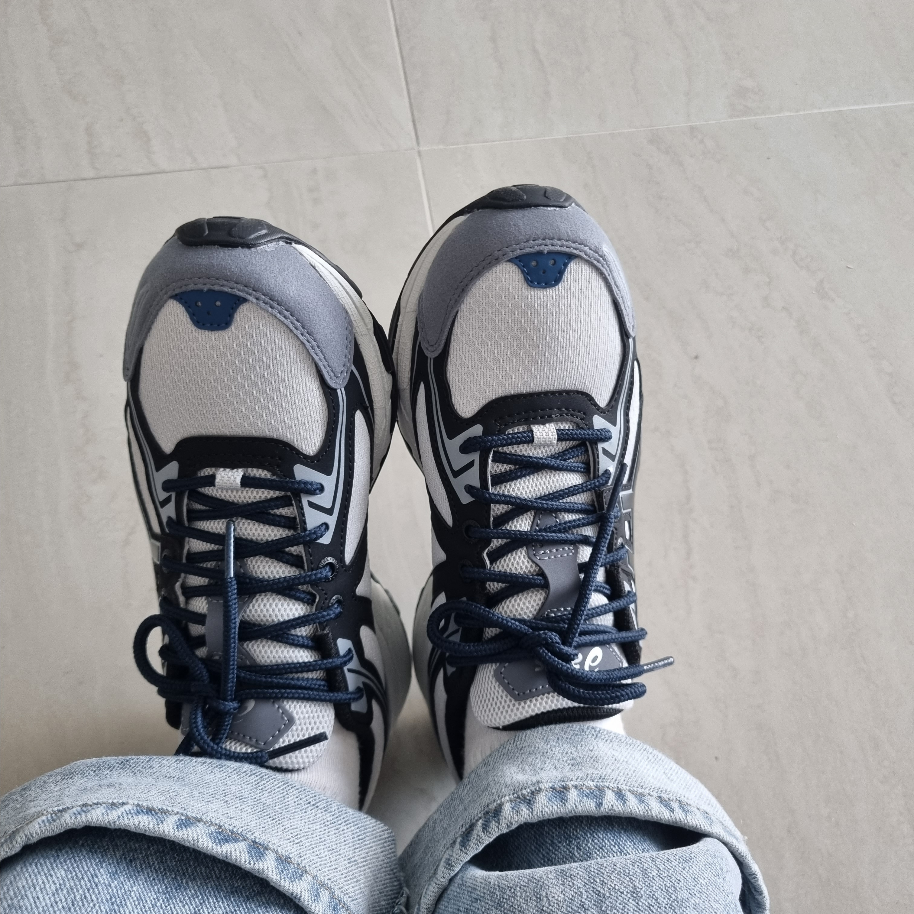 Asics Gel-Venture 6 SPS Glacier Grey 착용 스타일