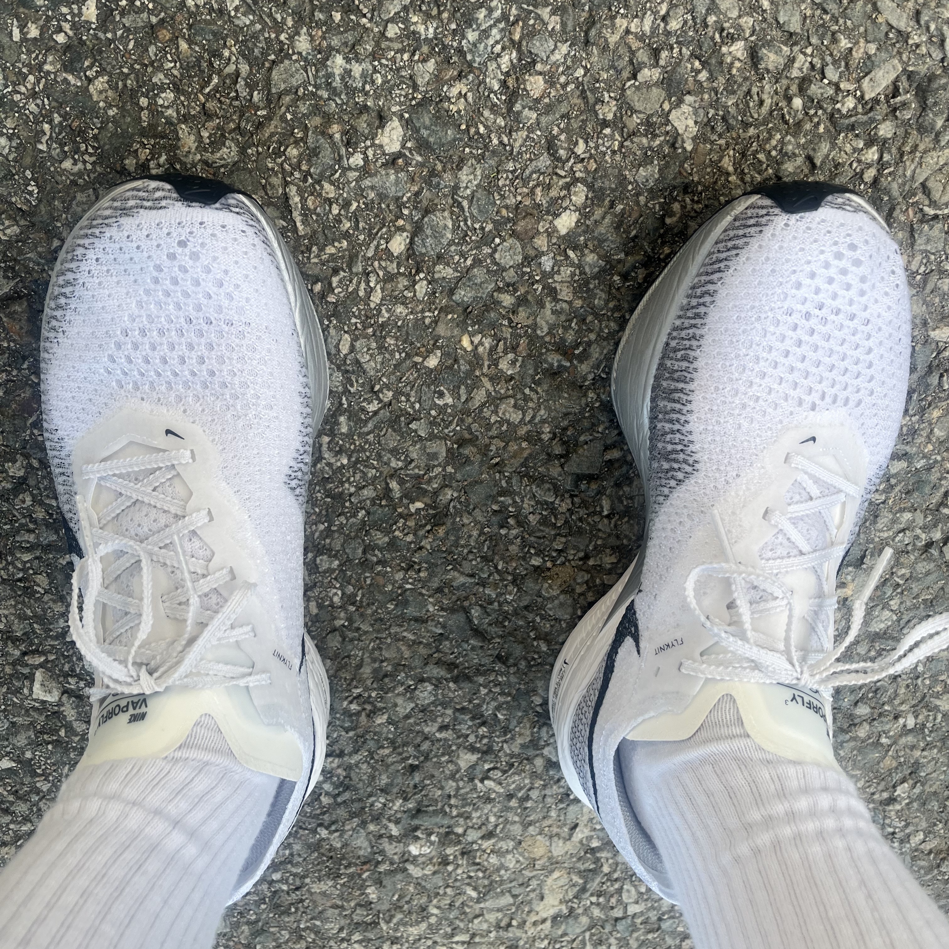 Nike ZoomX Vaporfly Next% 3 White Grey 착용 스타일