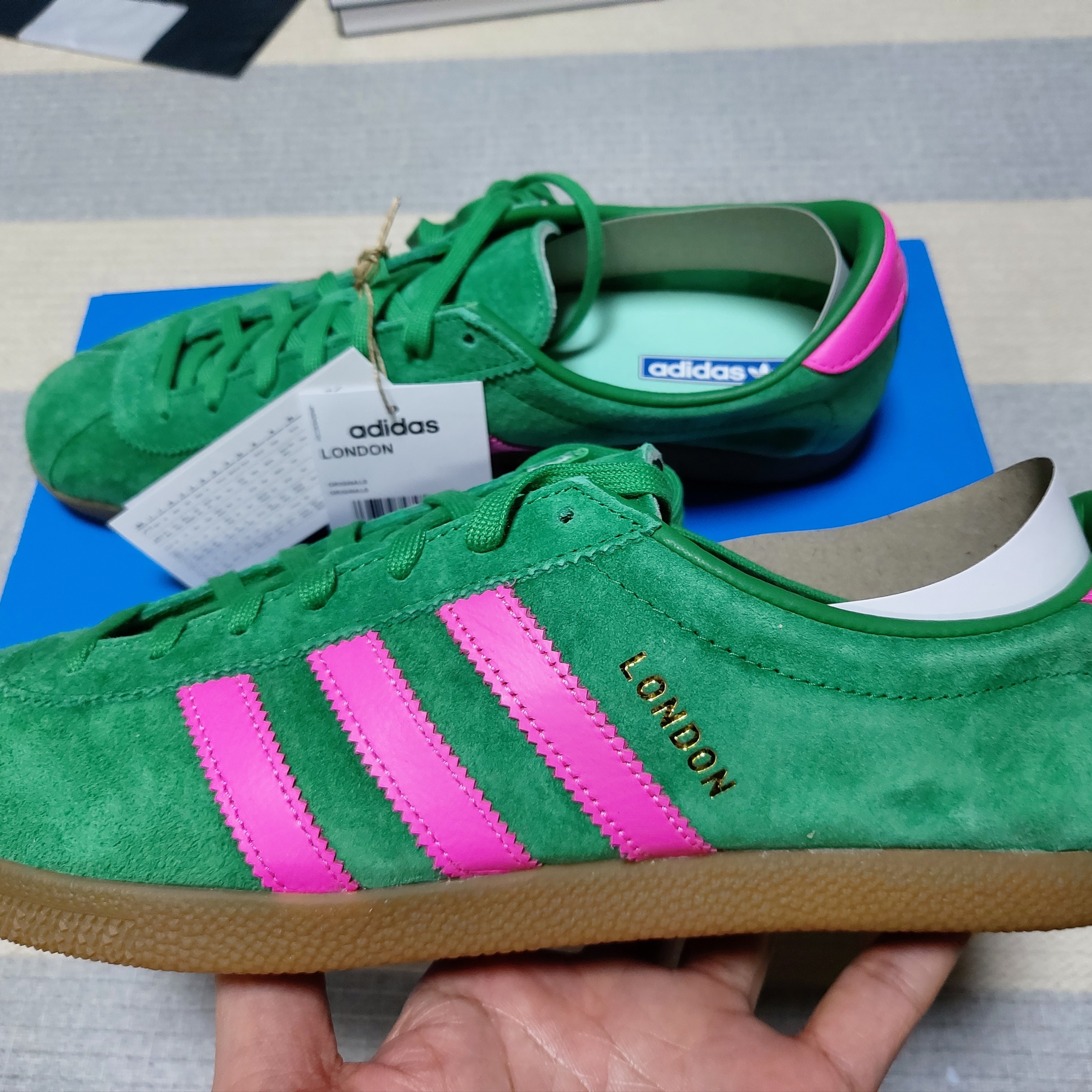 Adidas London Green Pink - Size? Exclusive 착용 스타일 - 2