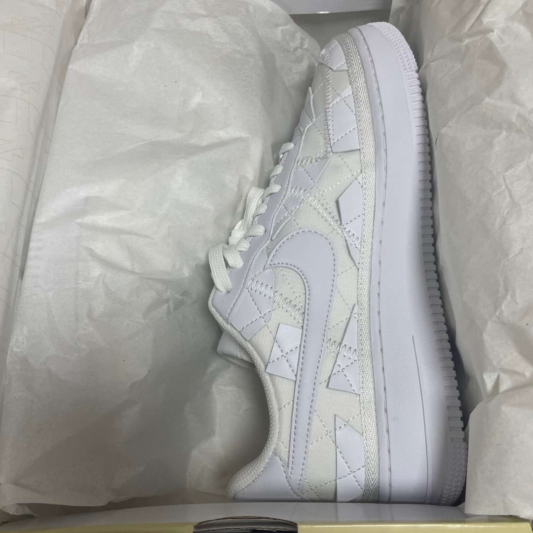 Nike x Billie Eilish Air Force 1 Low SP Triple White 착용 스타일 - 3