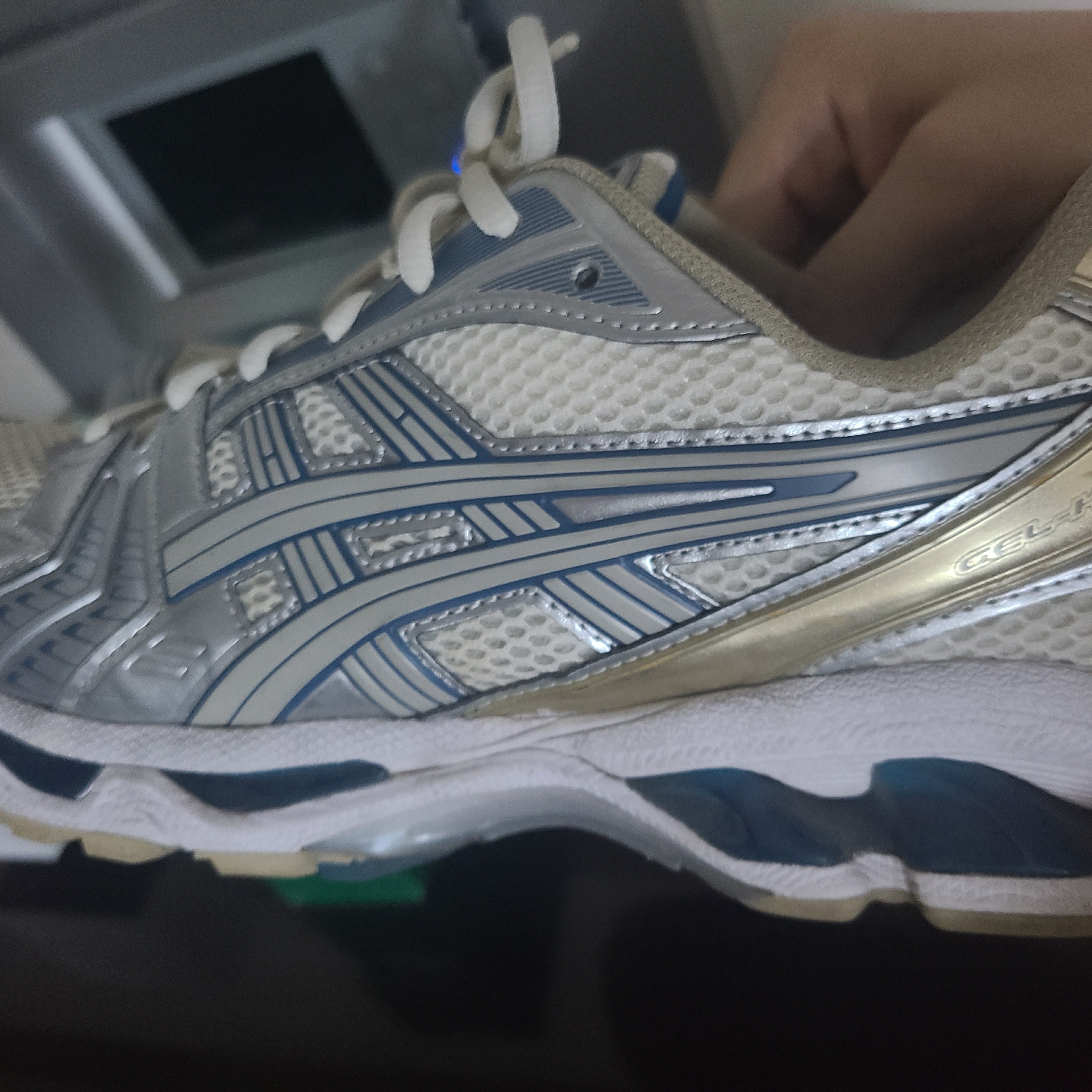 Asics Gel-Kayano 14 Cream Pure Silver 착용 스타일