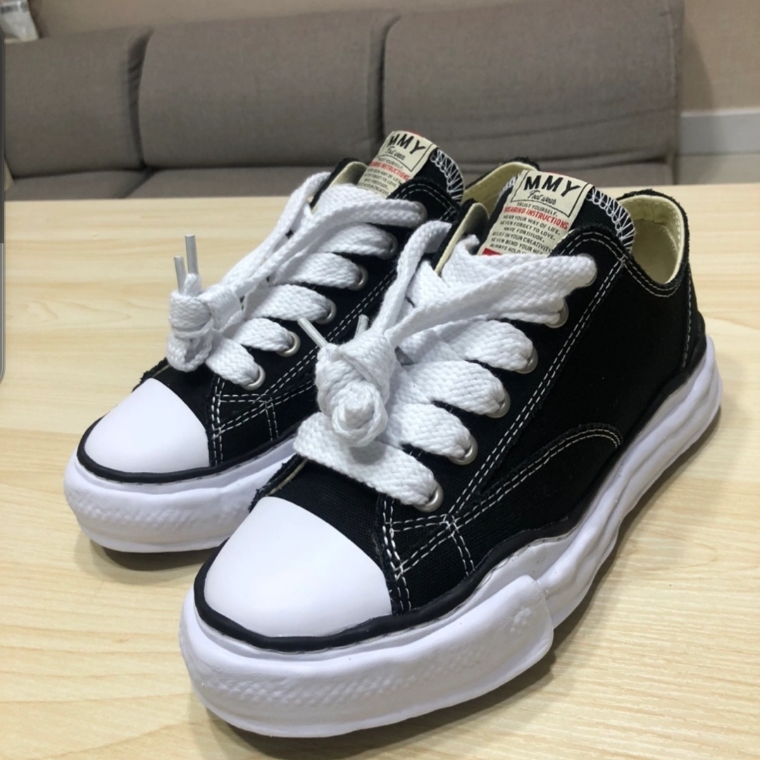 Maison Mihara Yasuhiro Peterson OG Sole Canvas Low Sneakers Black 착용 스타일