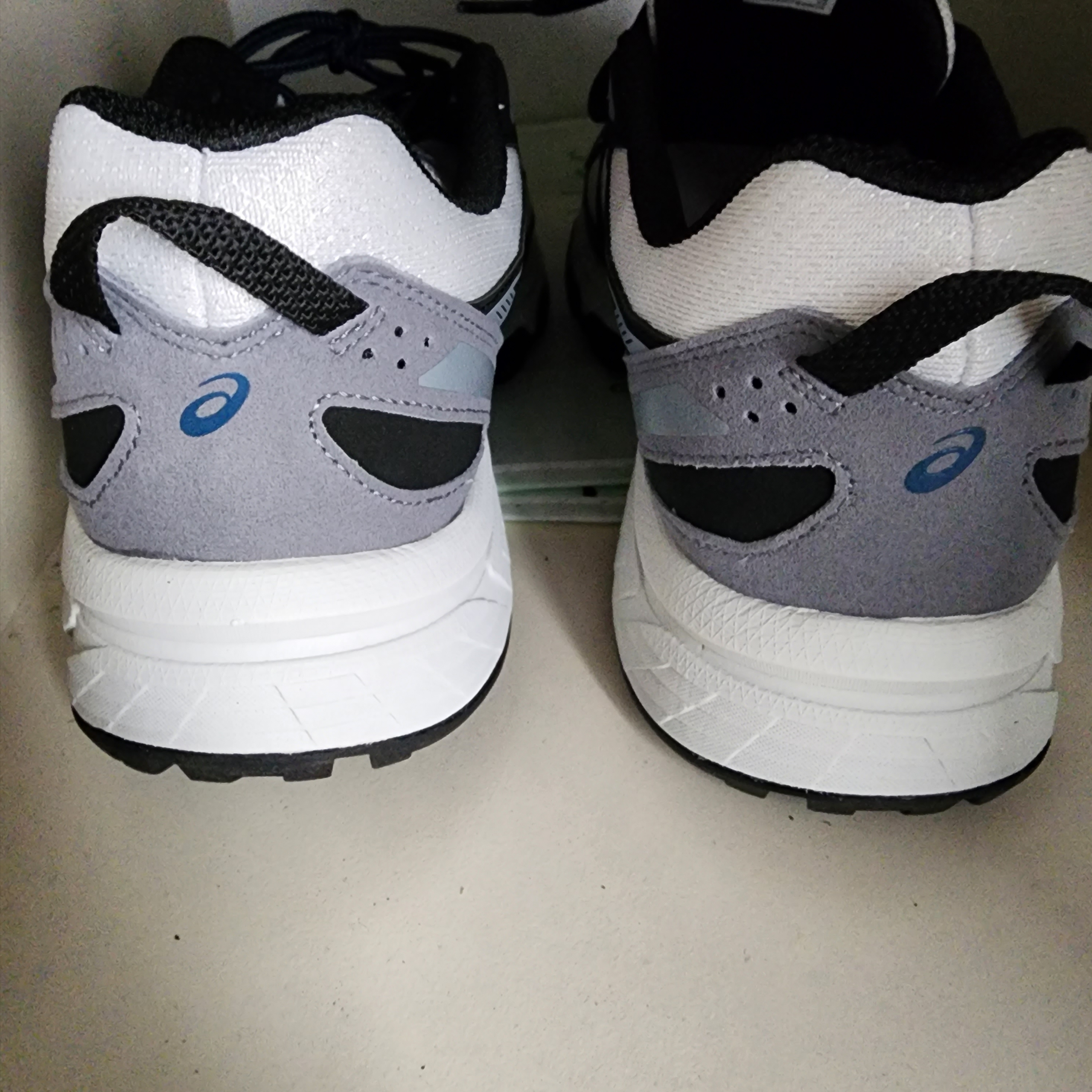 Asics Gel-Venture 6 SPS Glacier Grey 착용 스타일