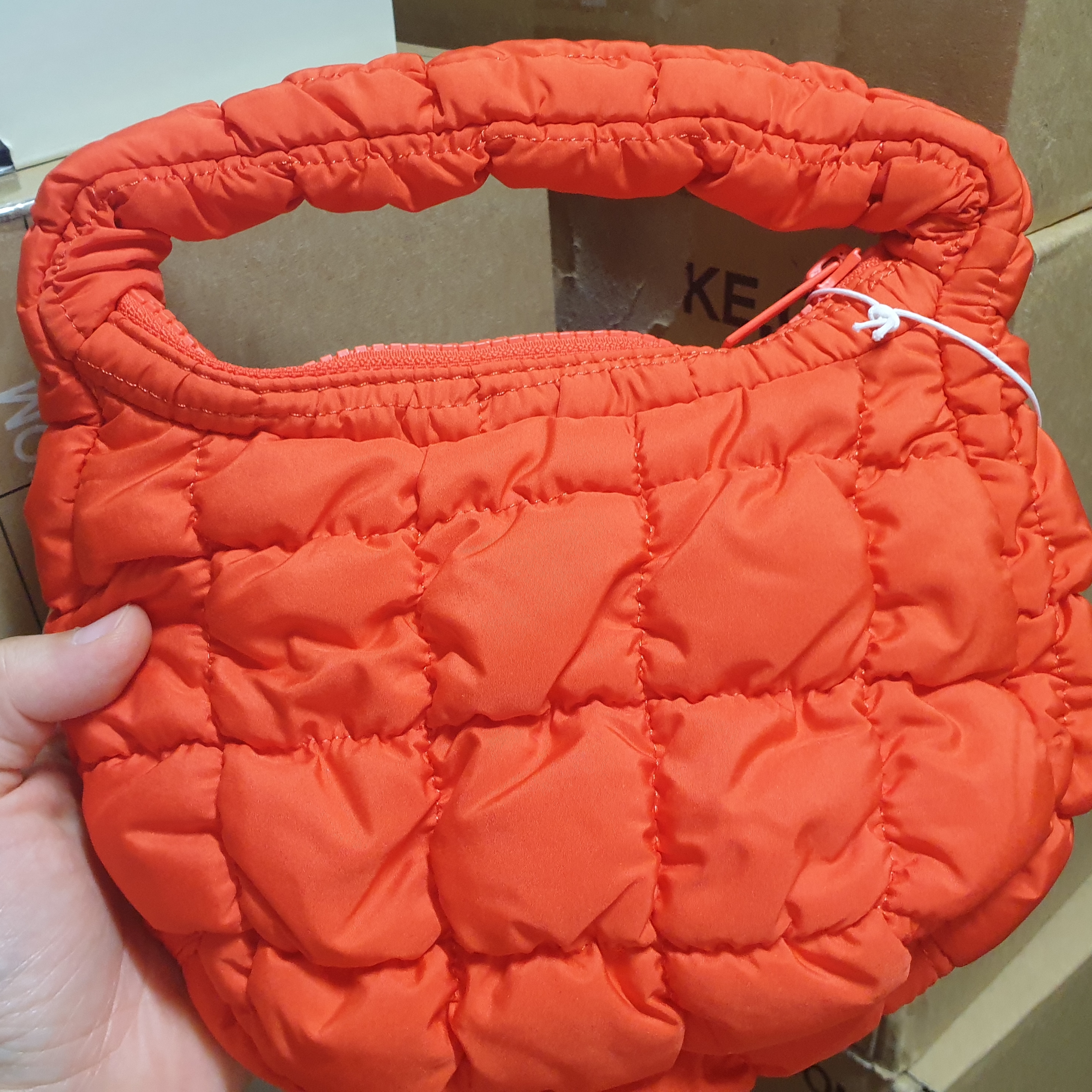 COS Quilted Micro Bag Orange 착용 스타일