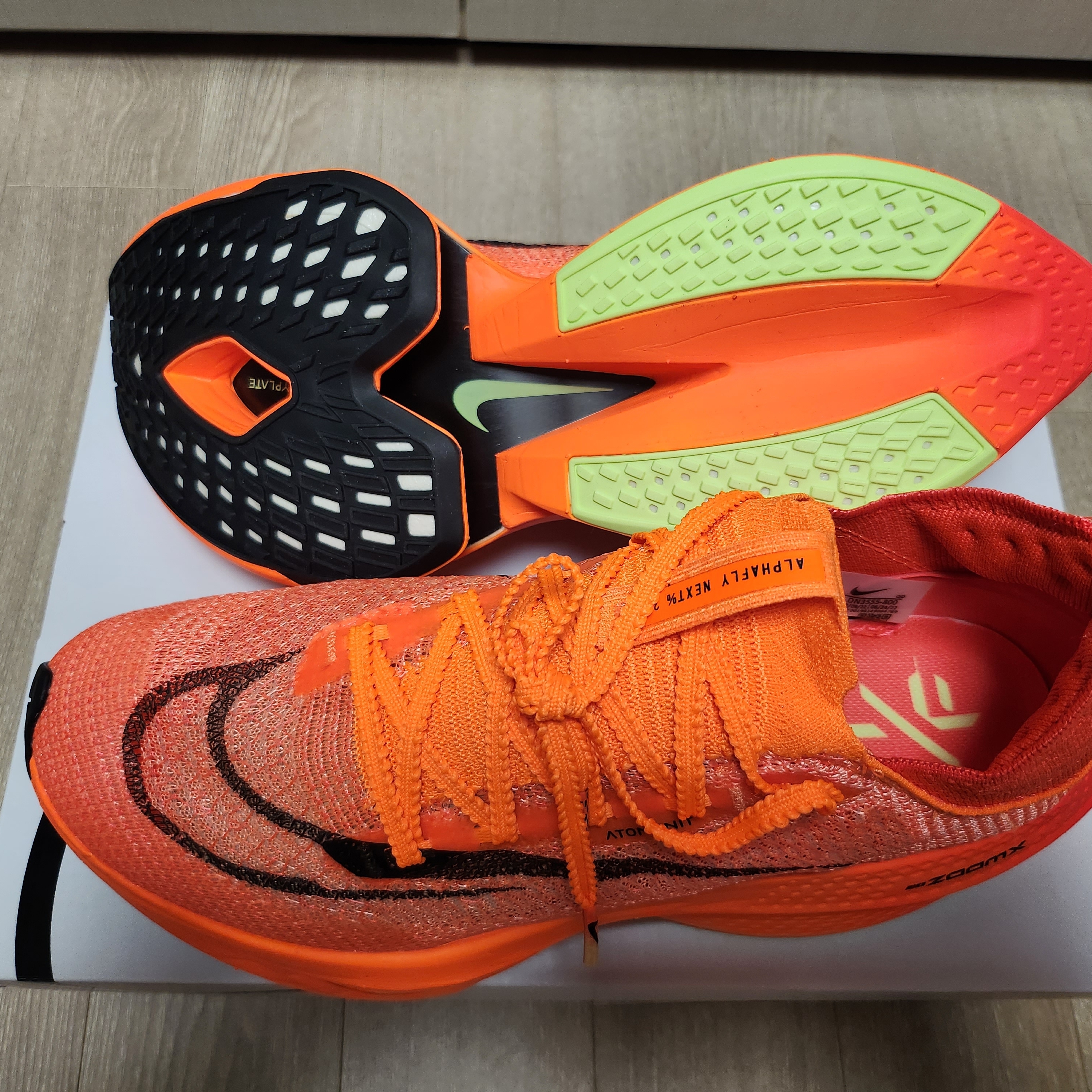 Nike Air Zoom Alphafly Next% 2 Total Orange 착용 스타일 - 2
