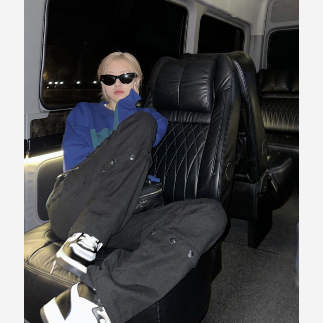 Autry Medalist Mid Leather Sneakers Black White, (W) Saint Laurent SL M94 Sunglasses Black 착용 스타일 - 2