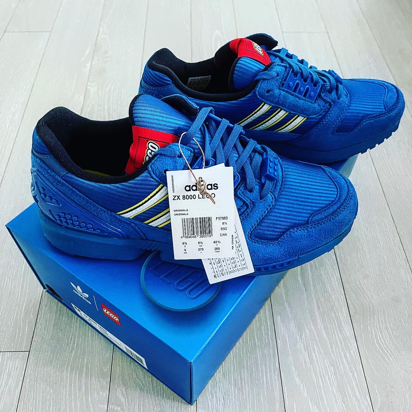 Adidas x Lego ZX 8000 Color Pack Ash, Adidas x Lego ZX 8000 Color Pack Royal Blue 착용 스타일 - 2