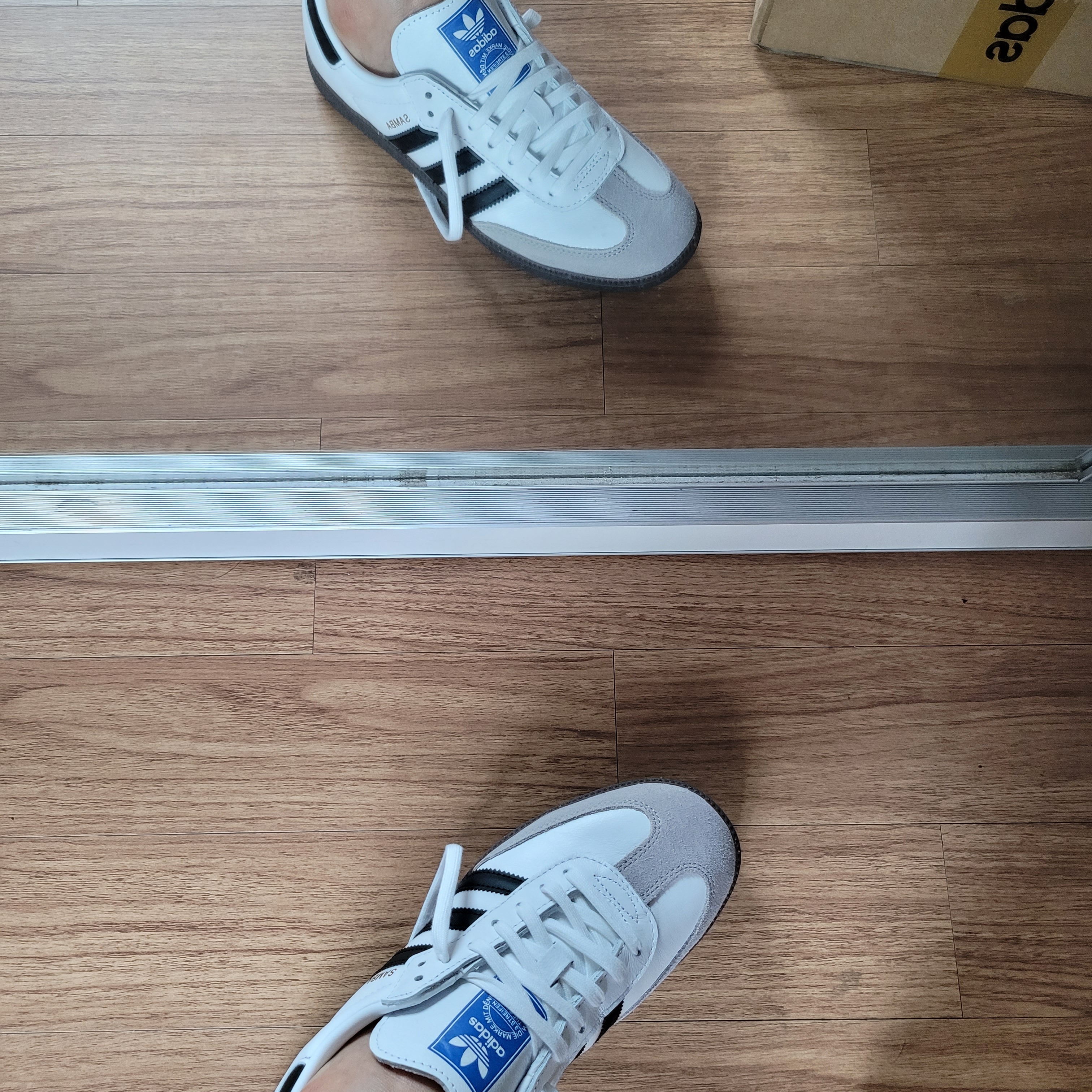 Adidas Samba OG Cloud White 착용 스타일